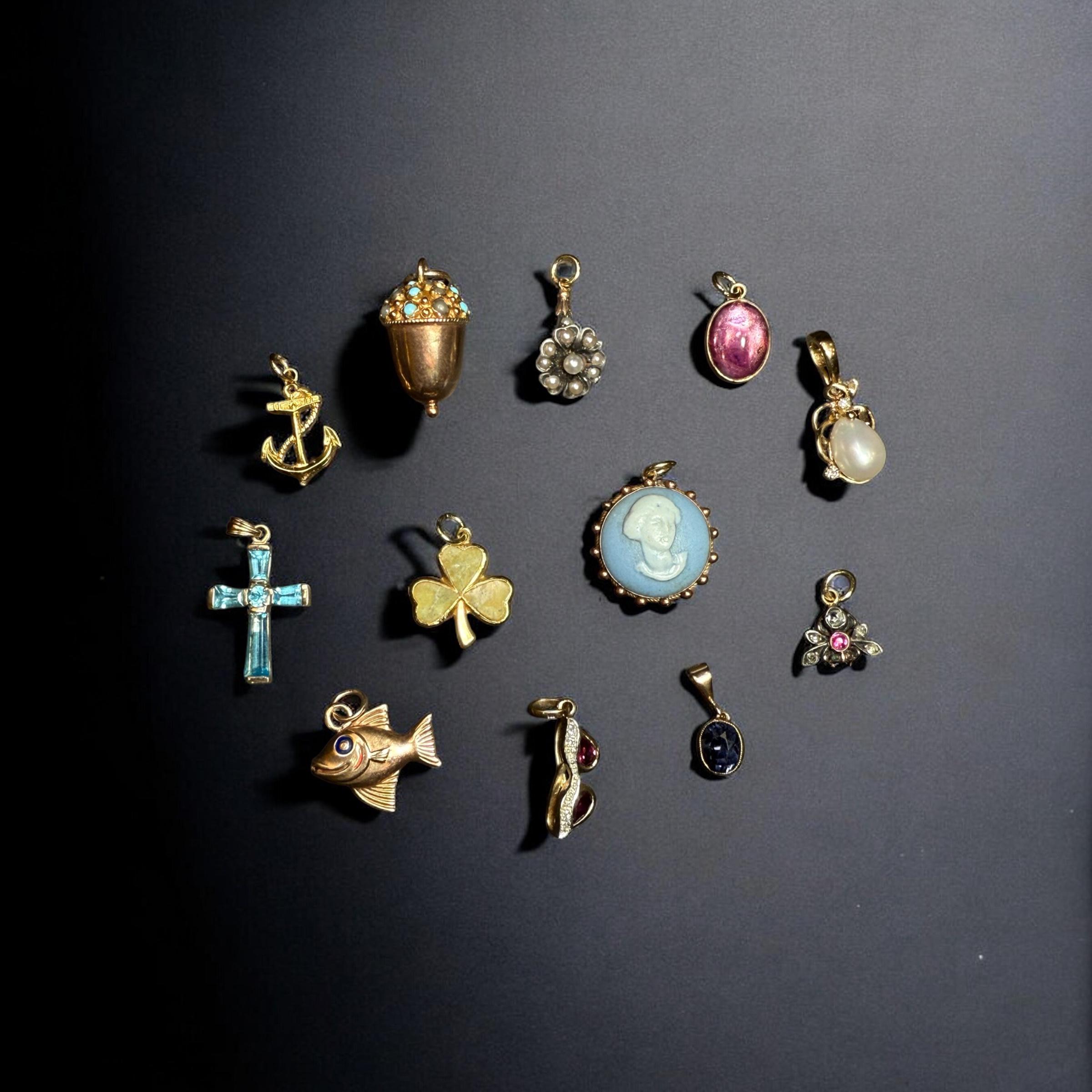 Necklaces / Pendants