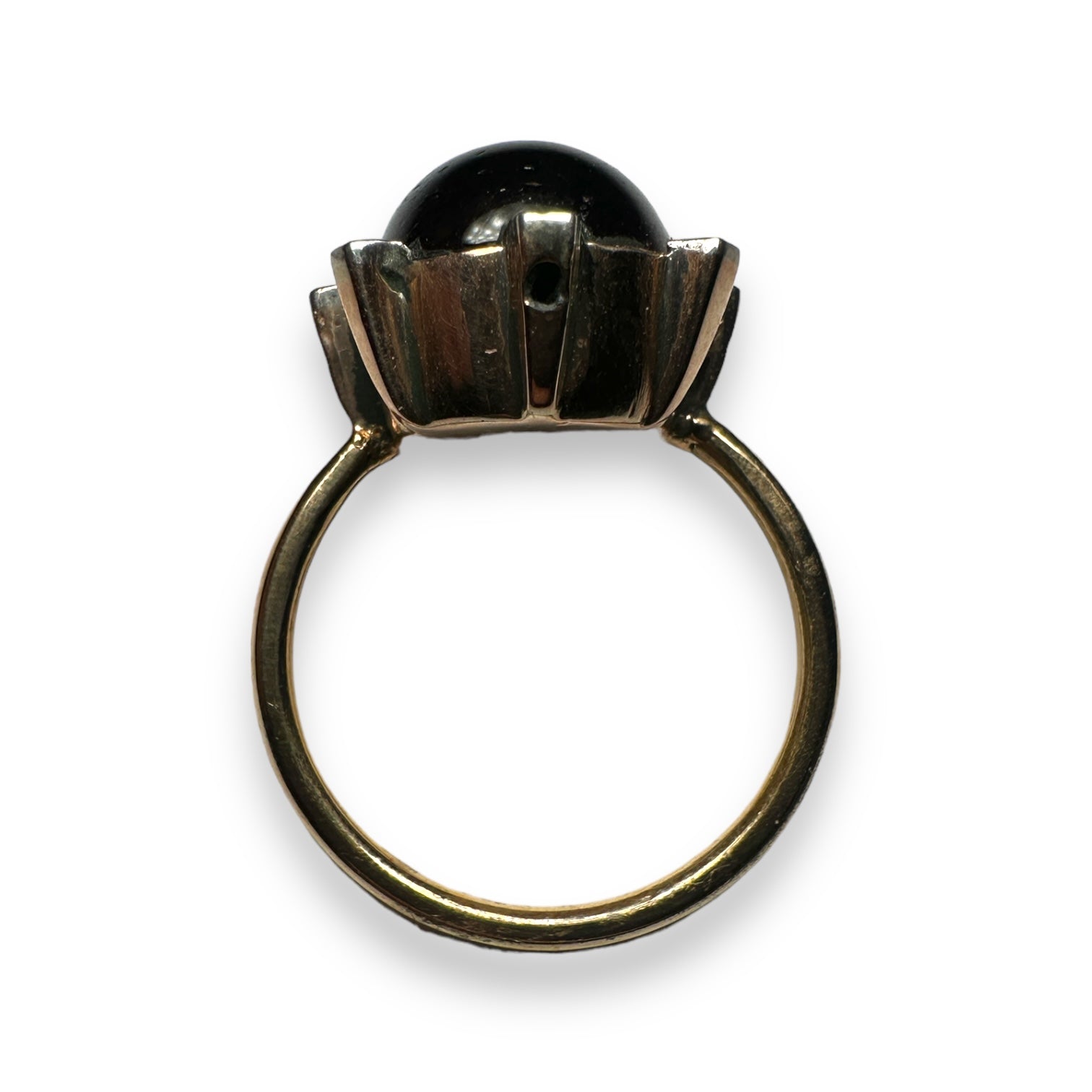 Garnet and diamond ring