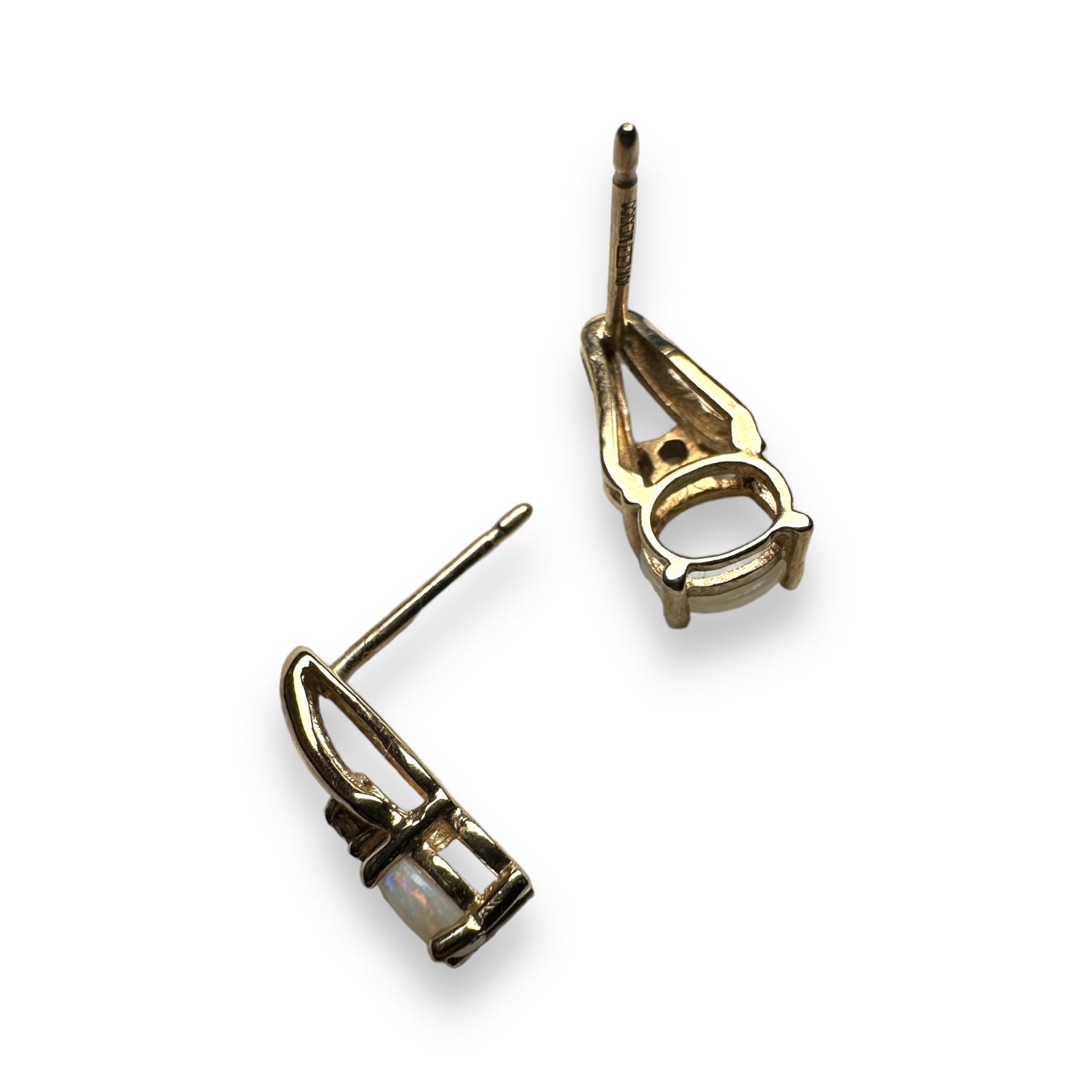 Opal and diamond earring