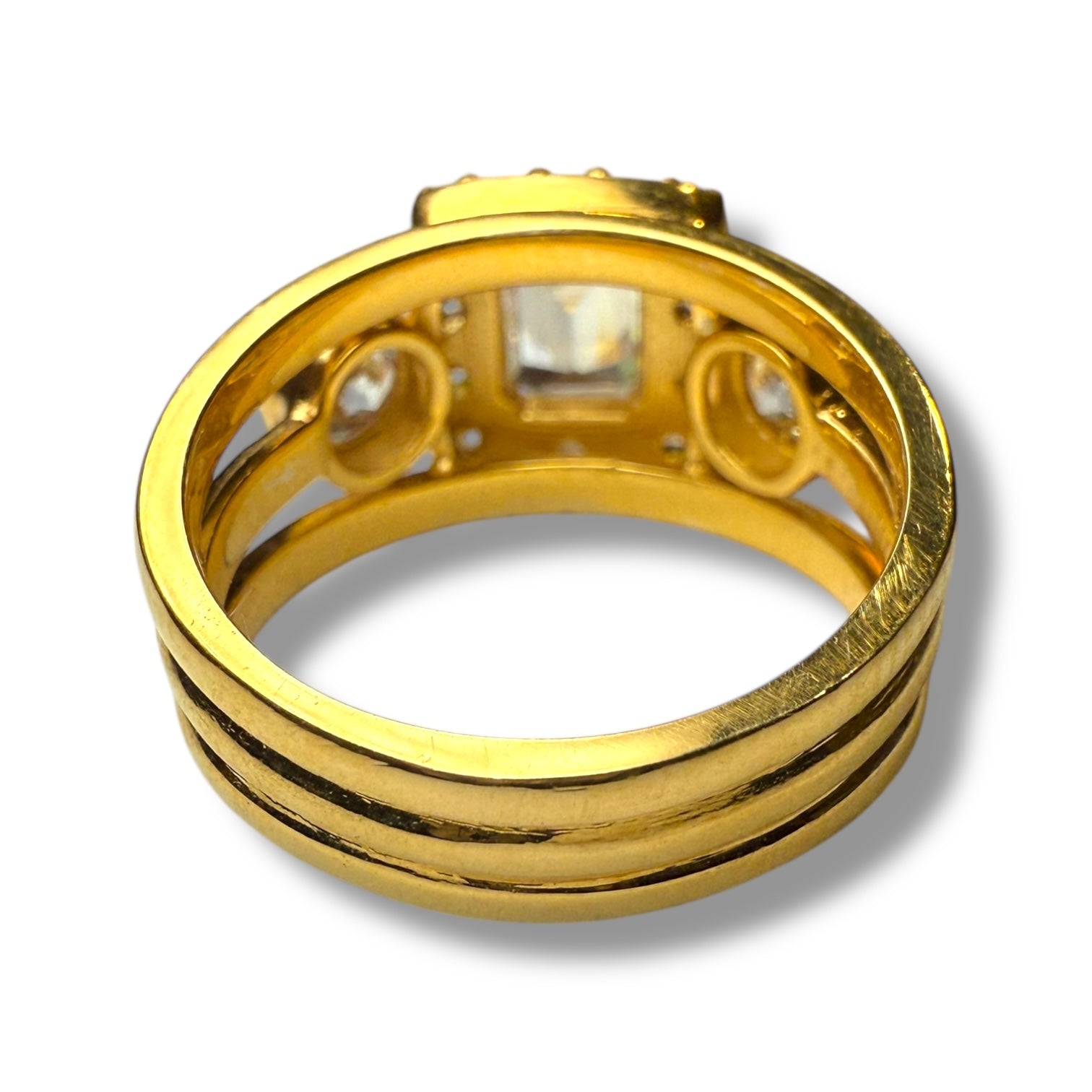 Diamond engagement ring