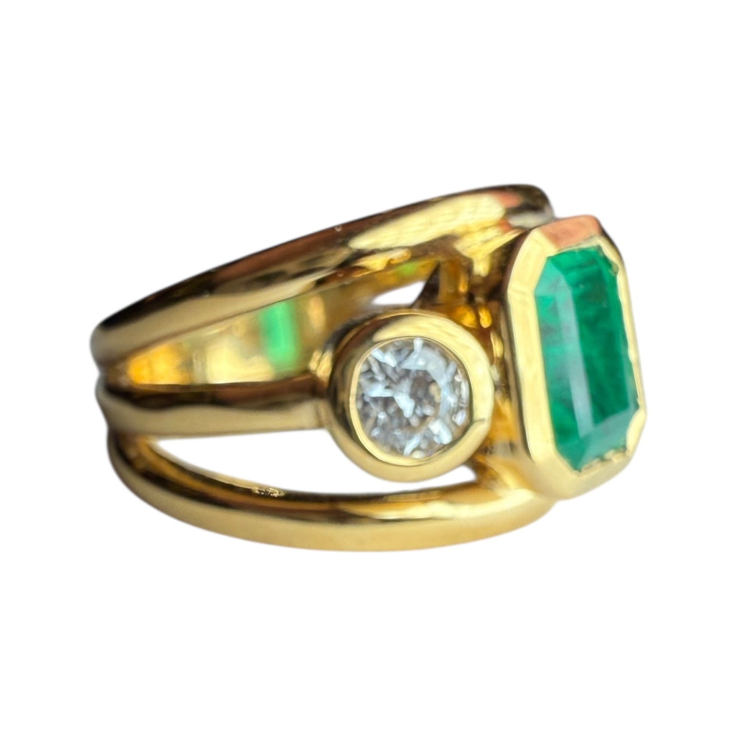 14kt Yellow Gold Ring with Natural Emerald and Diamonds – 1.39ct Center Stone