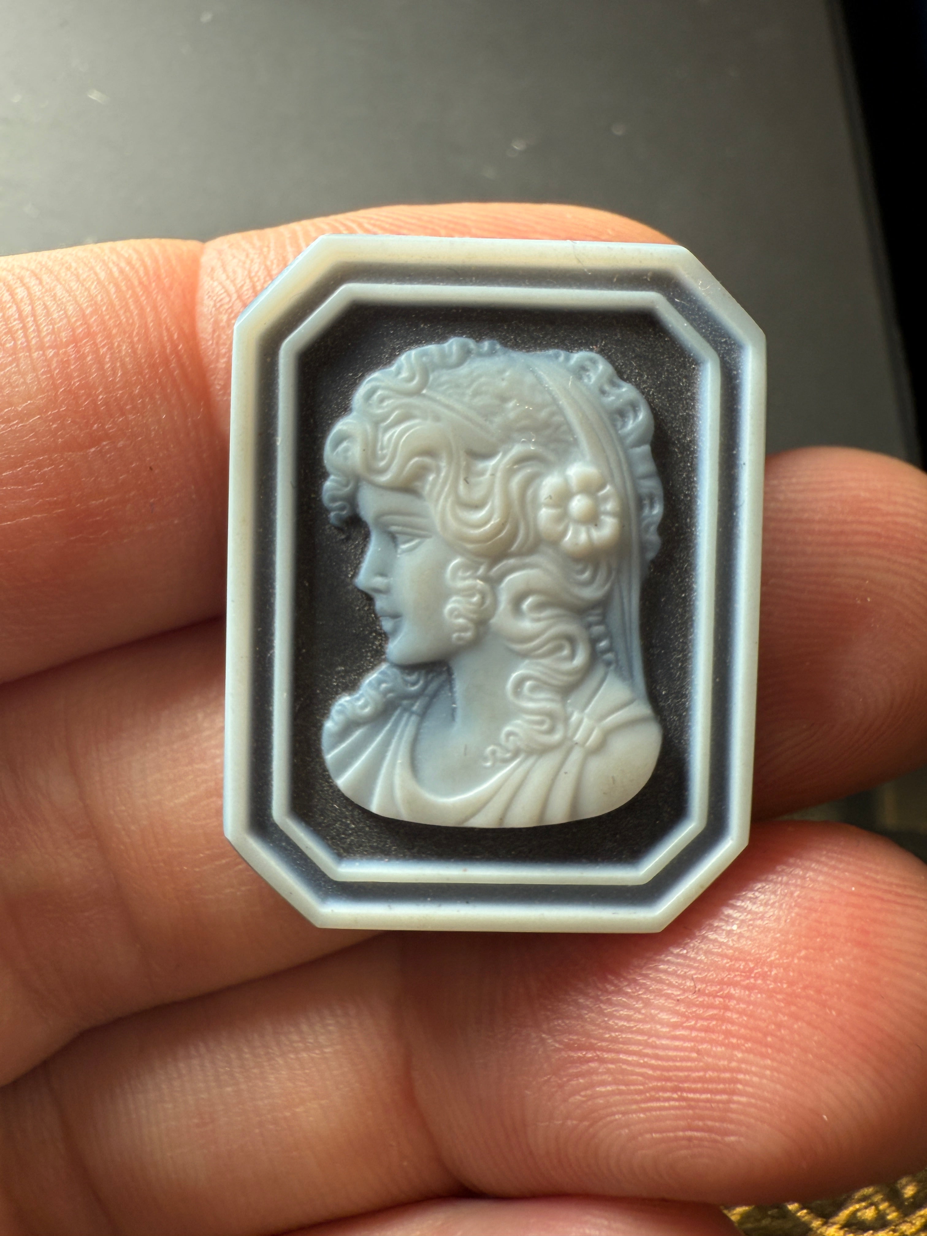 Vintage Onyx Cameo – Lady with Flower in Hair
