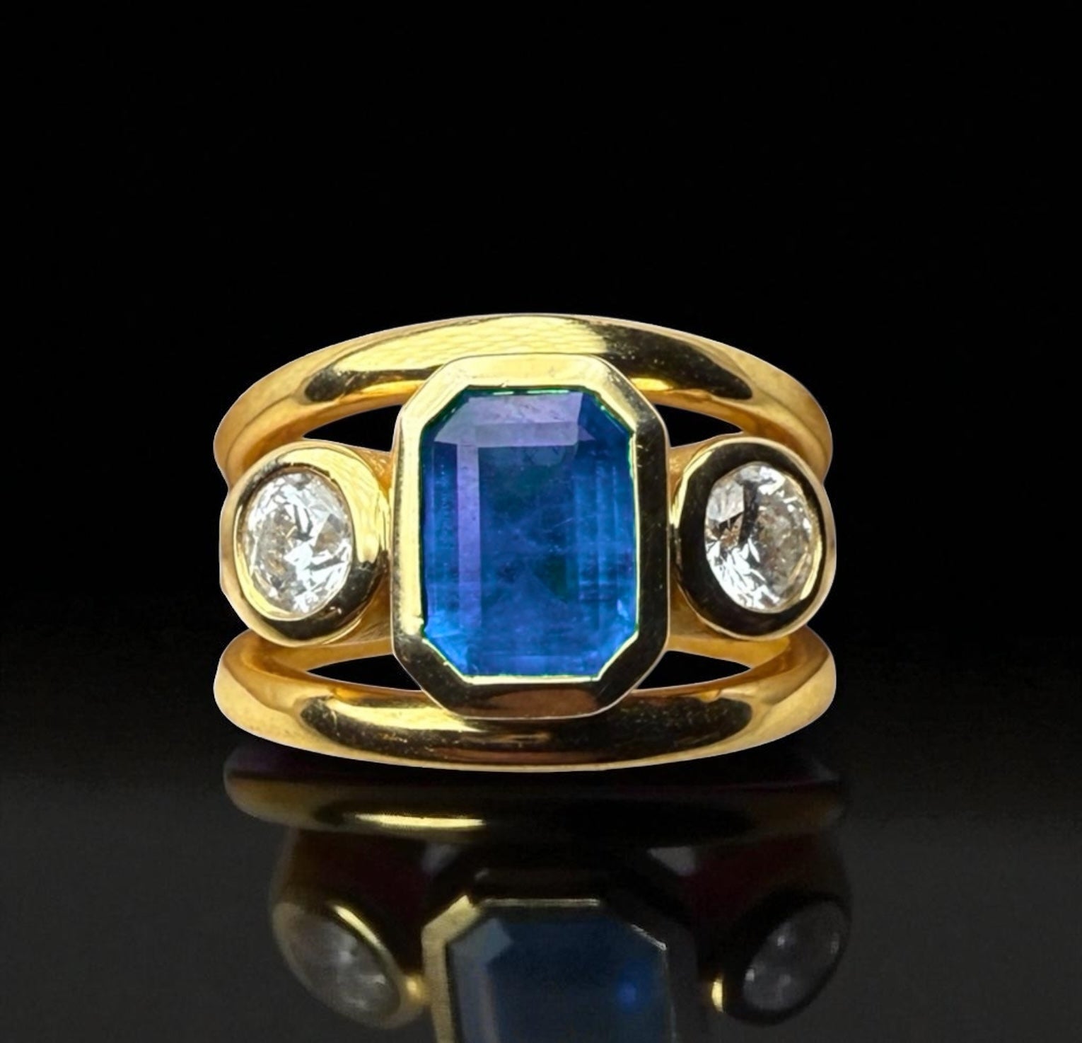 18kt Yellow Gold Ring with Emerald-Cut Emerald & Diamond Accents – Customisable Gemstone Options