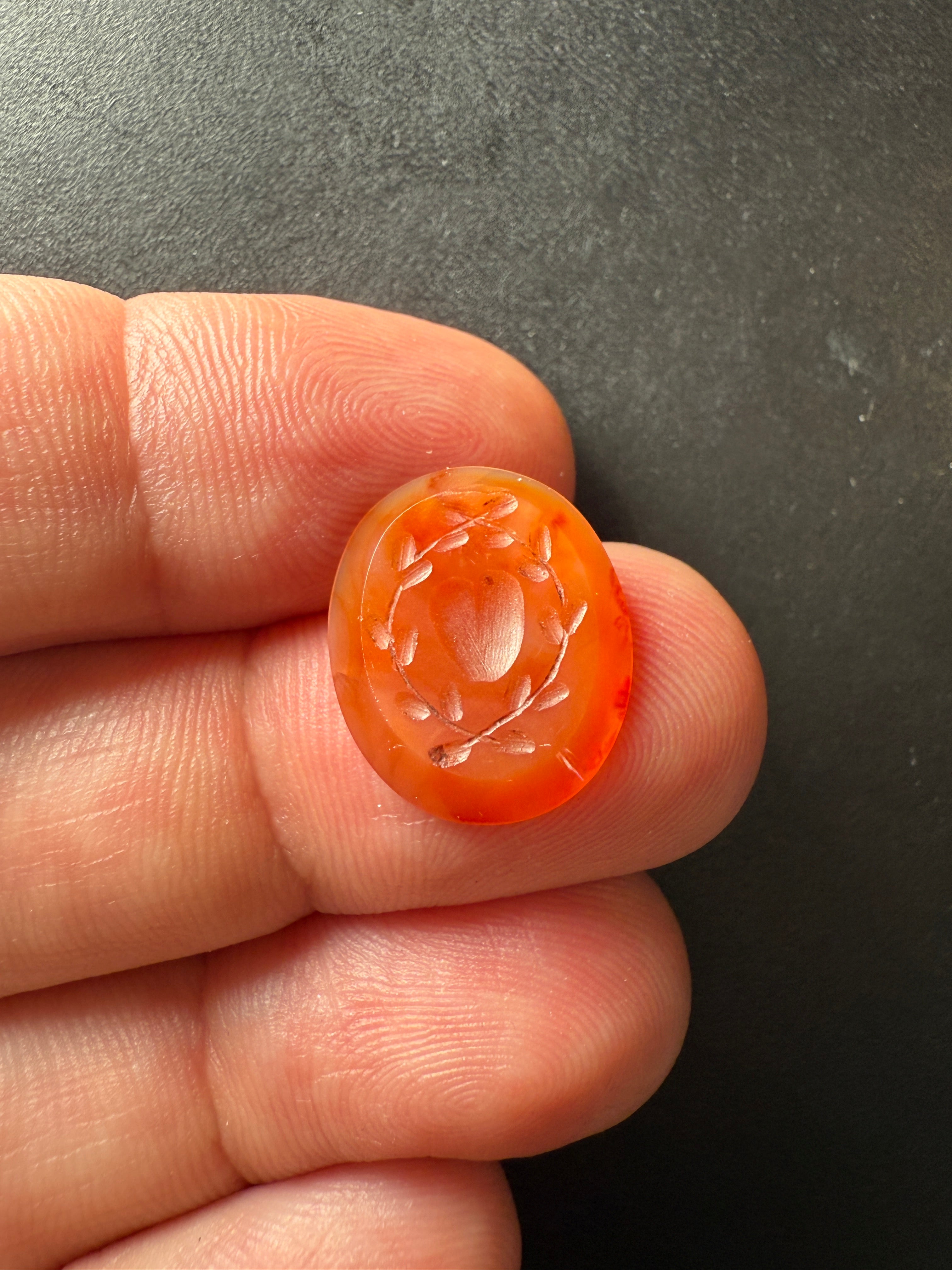 Antique Carved Stone Intaglio – Heart Wreathed in Laurel
Dimensions: 1.5 x 1.8 cm