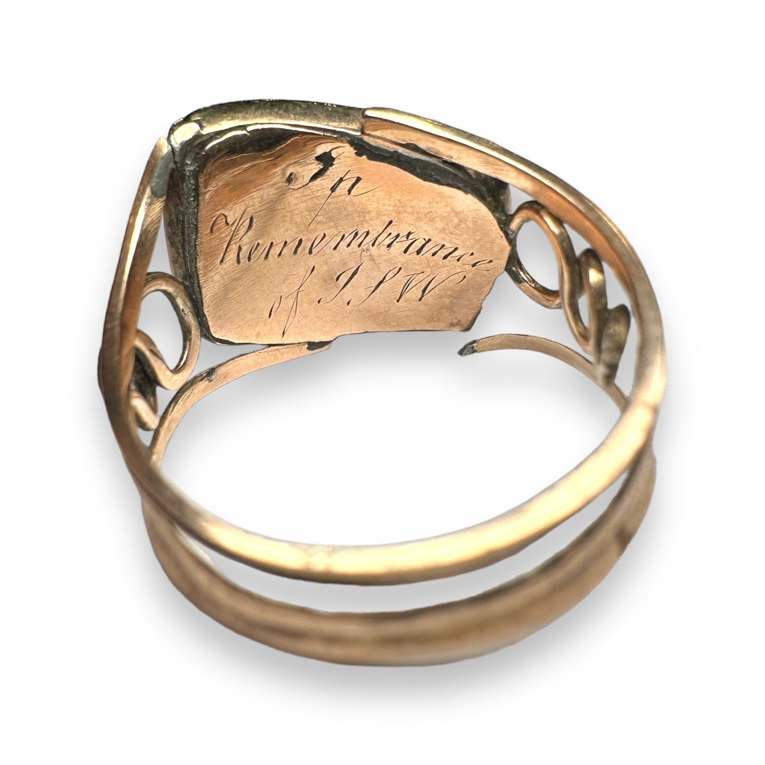 Garnet and diamond ring