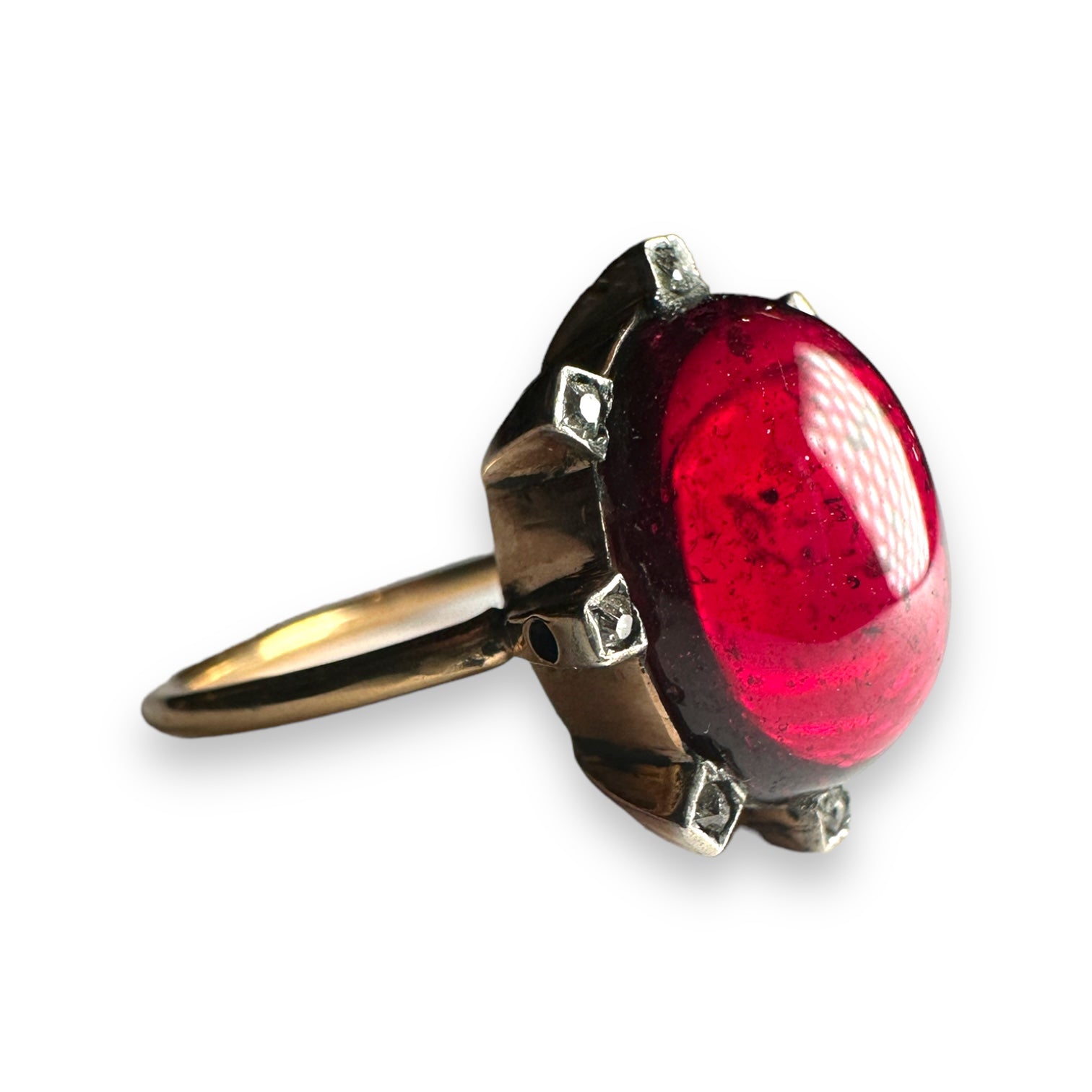 Garnet and diamond ring