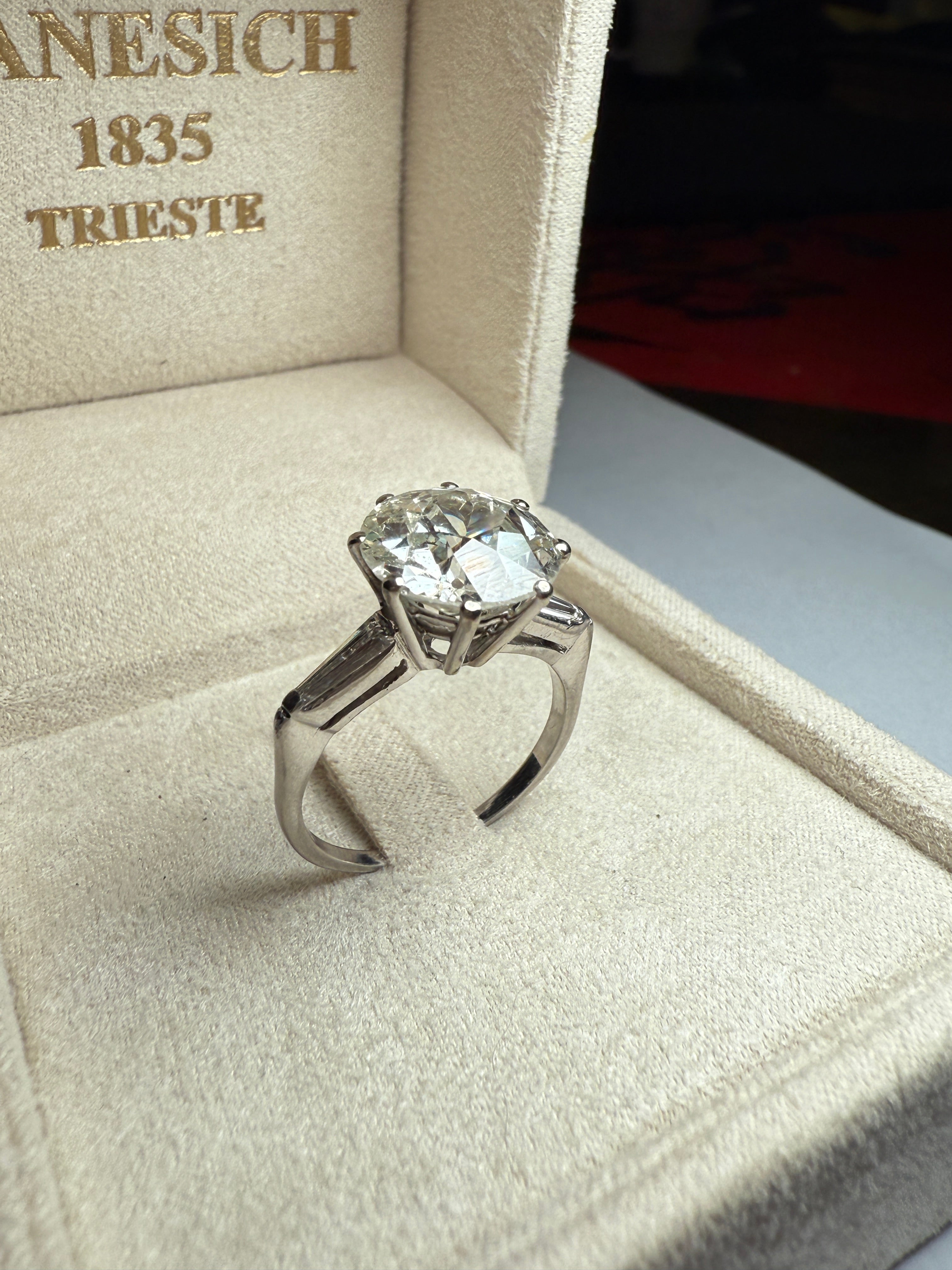 Diamond ring by Janesich