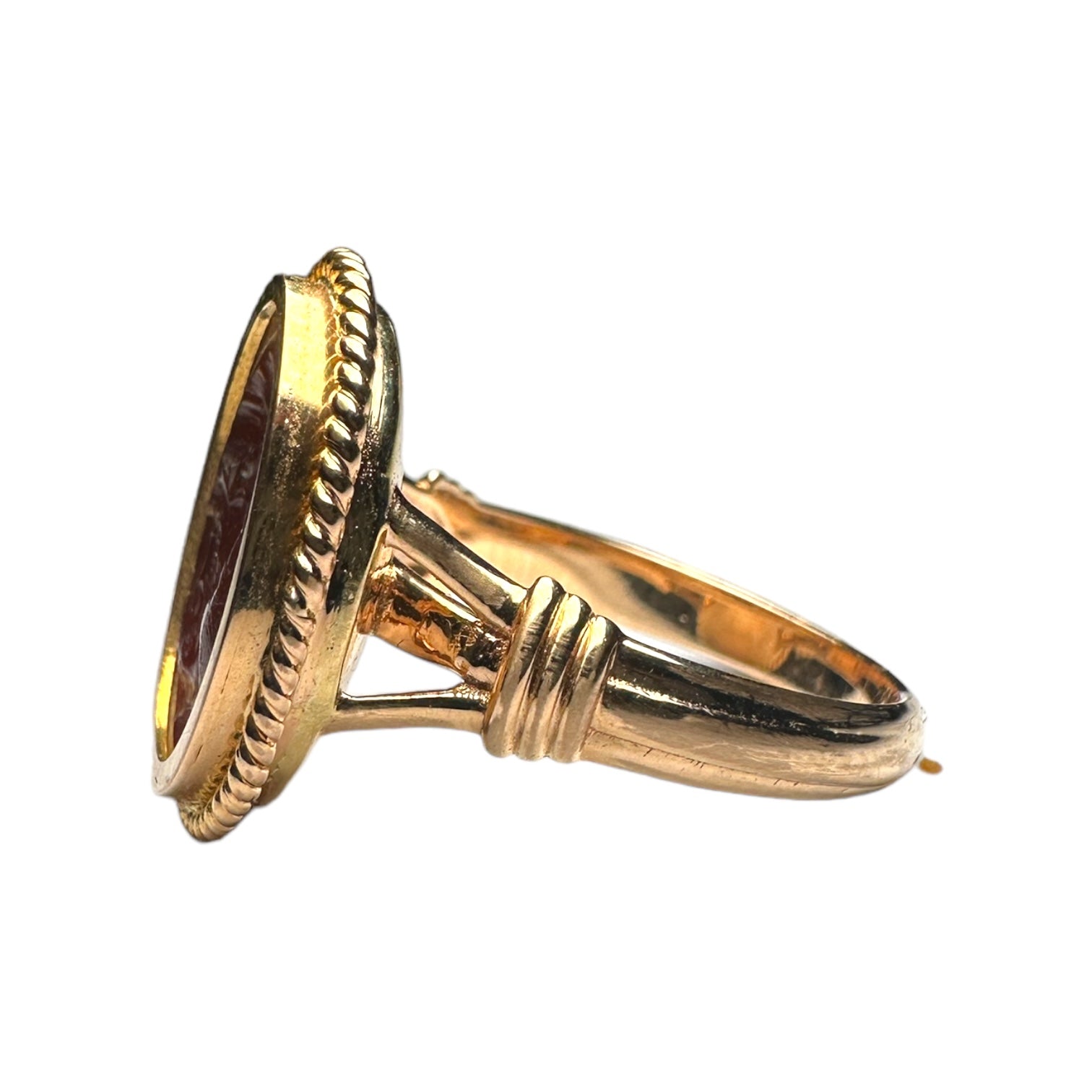 Intaglio ring