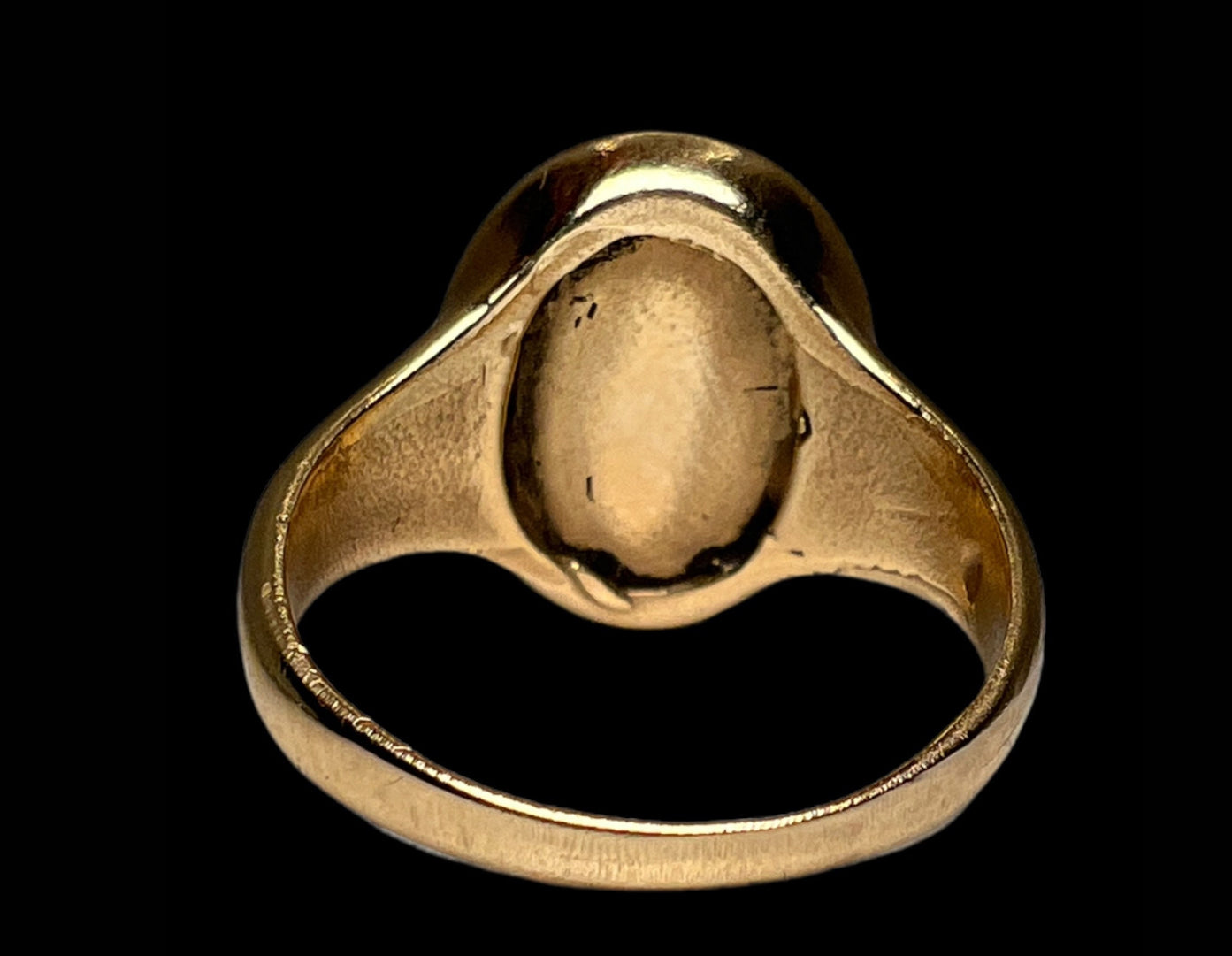 Signet gold ring for women