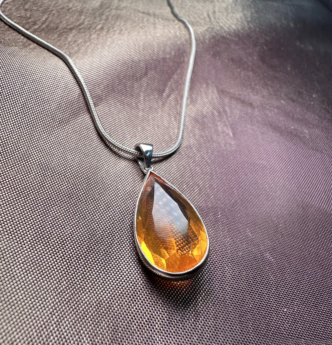 Elegant 14k White Gold Pendant with 4.30 ct Pear-Shaped Fire Opal