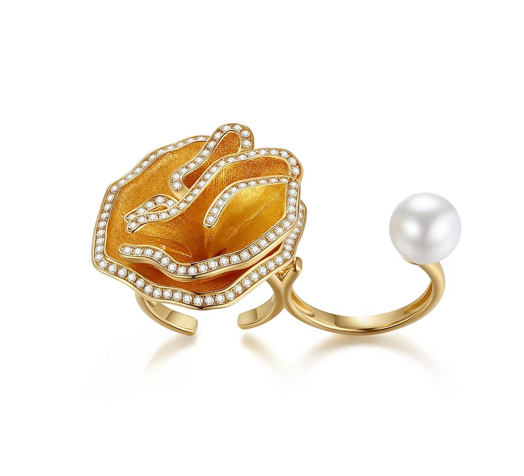 Quintessence Large Flower Ring with Pearl