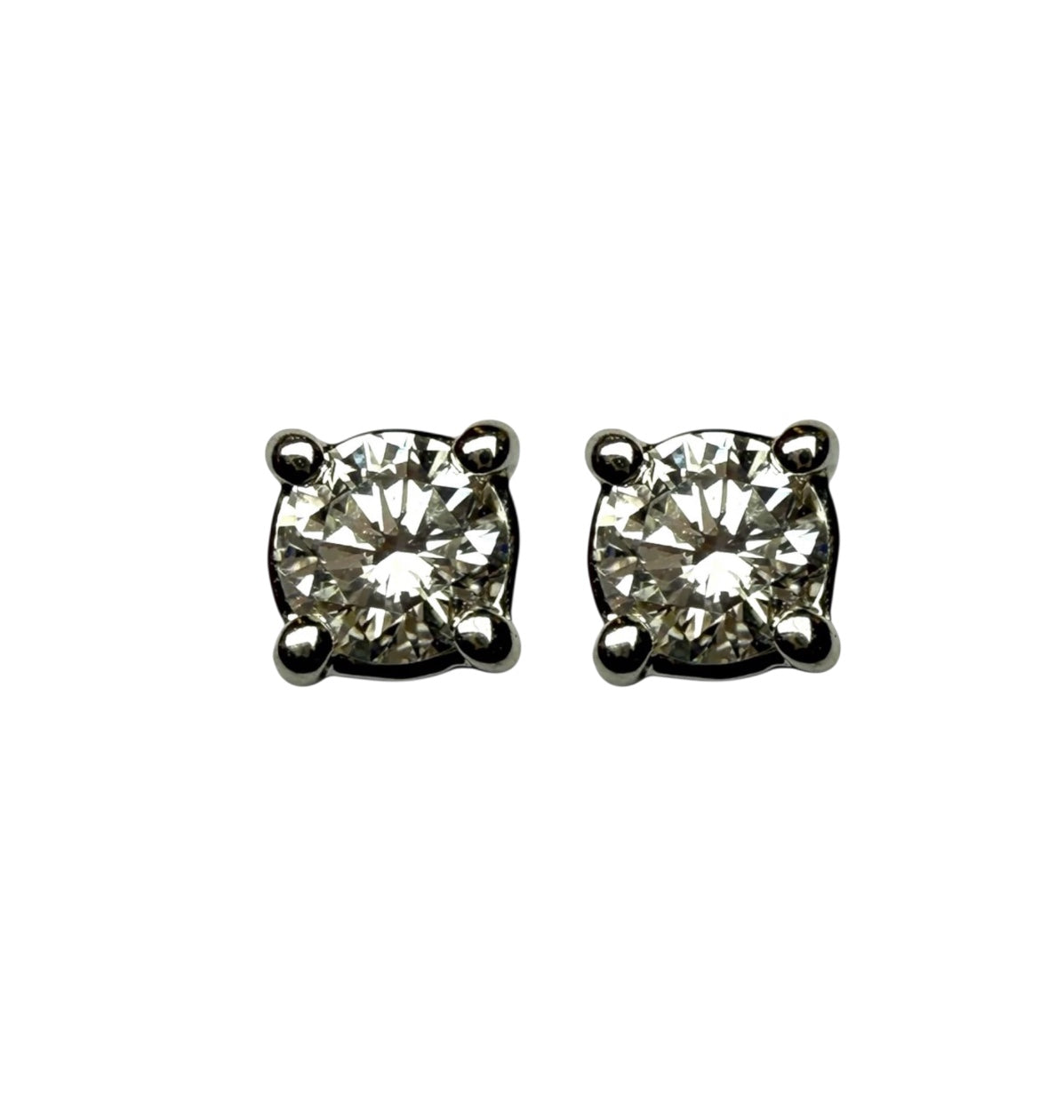 0.80ct Diamonds studs earring