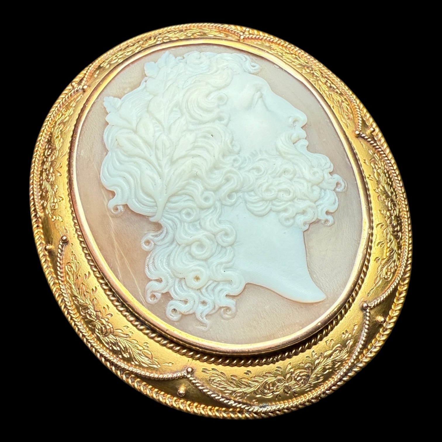 Cameo brooch
