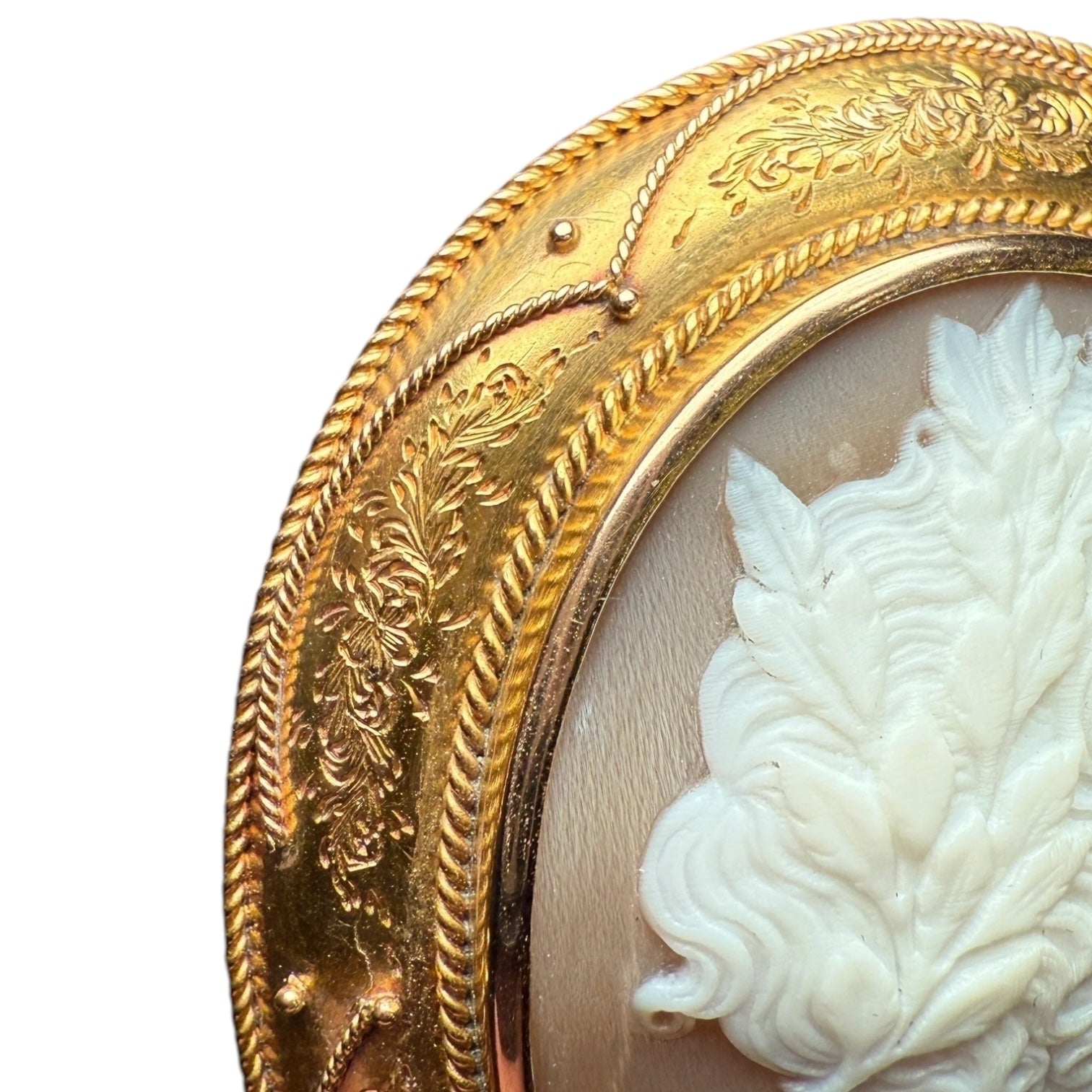 Cameo brooch