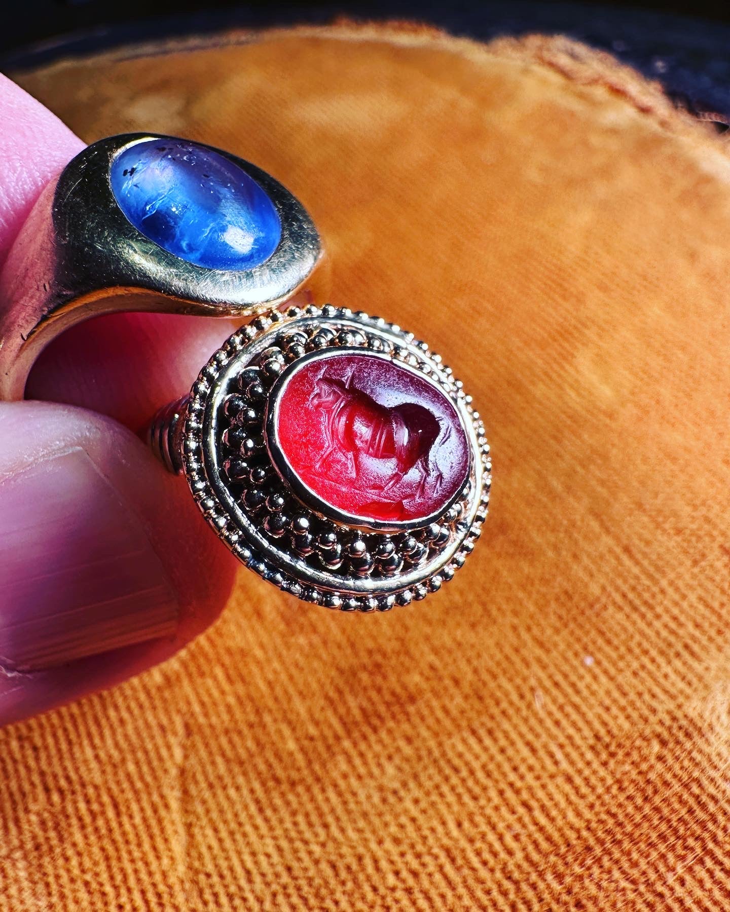 Roman intaglio ring 18k gold for women