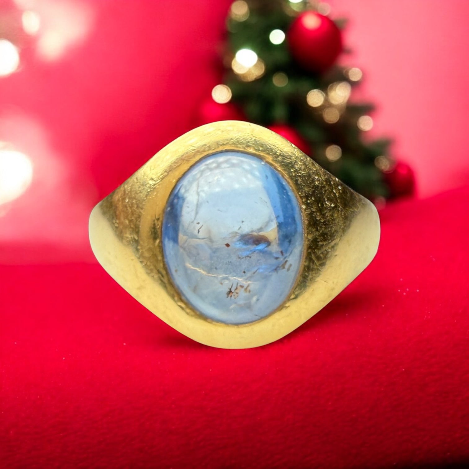 Sapphire gold ring