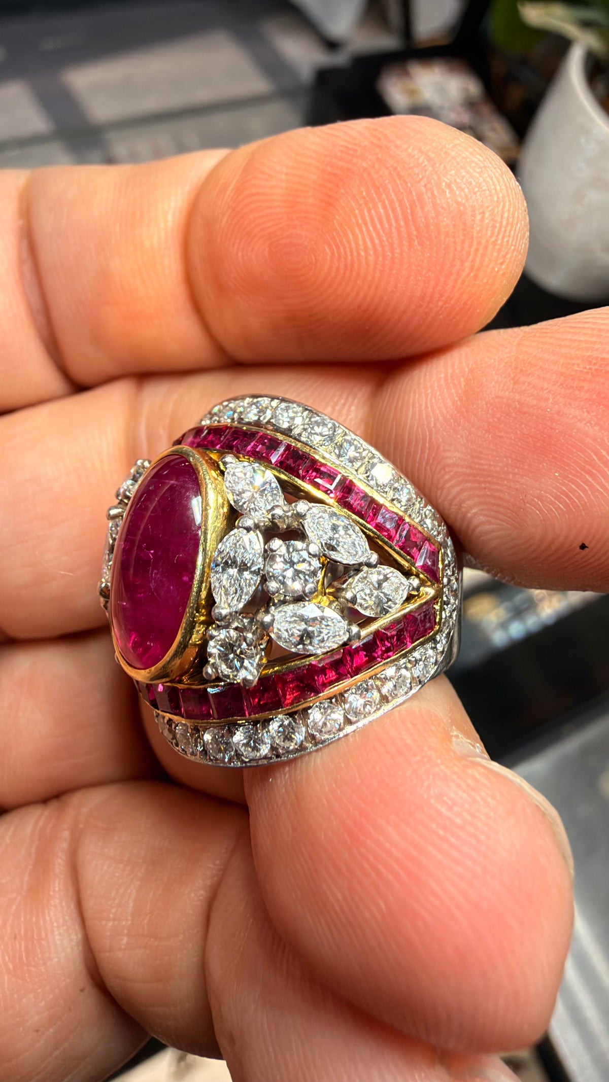Sabbatini Milano – Burmese Ruby & Diamond Ring