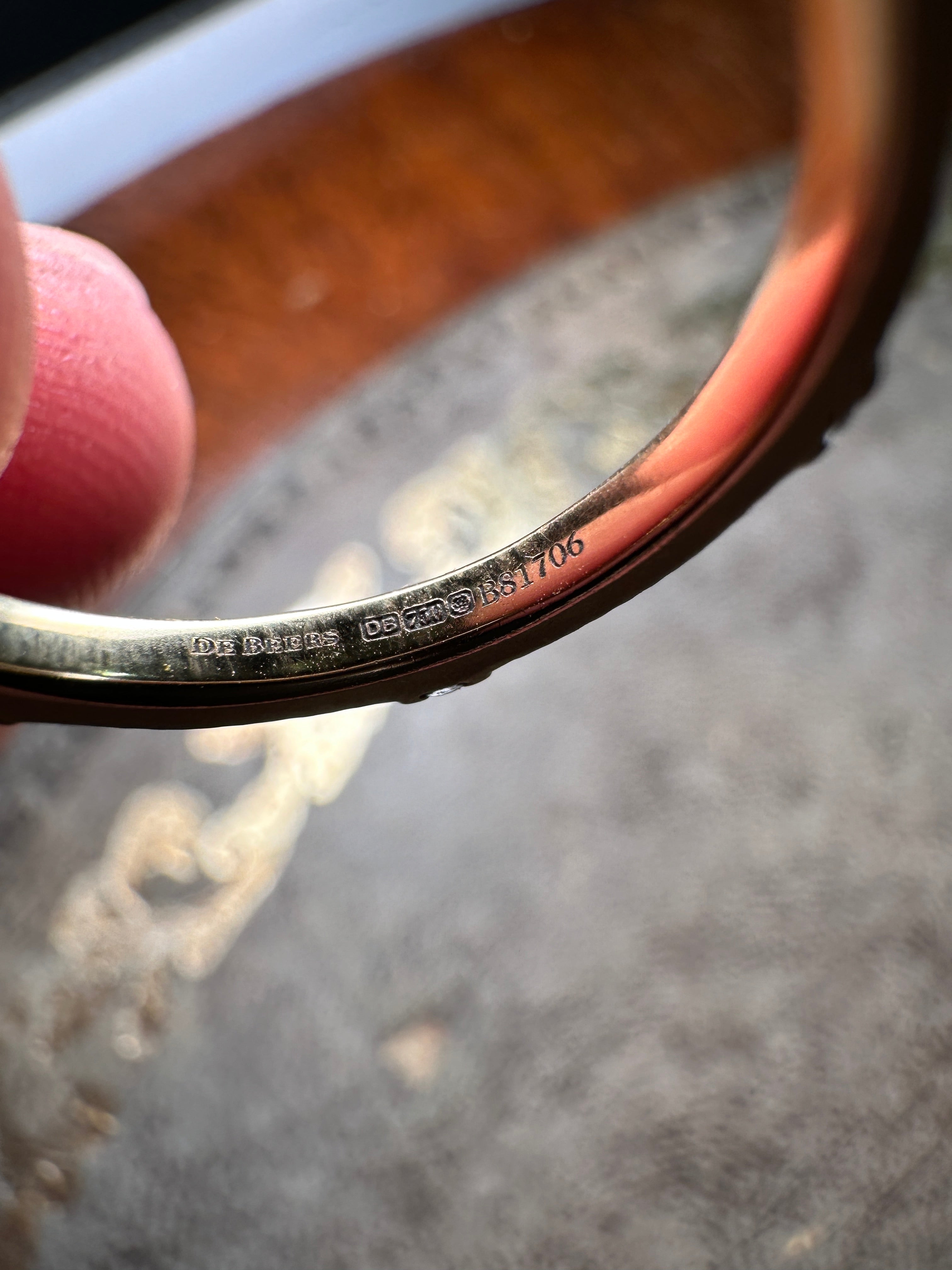 SMALL BAND IN YELLOW GOLD 6 diamond