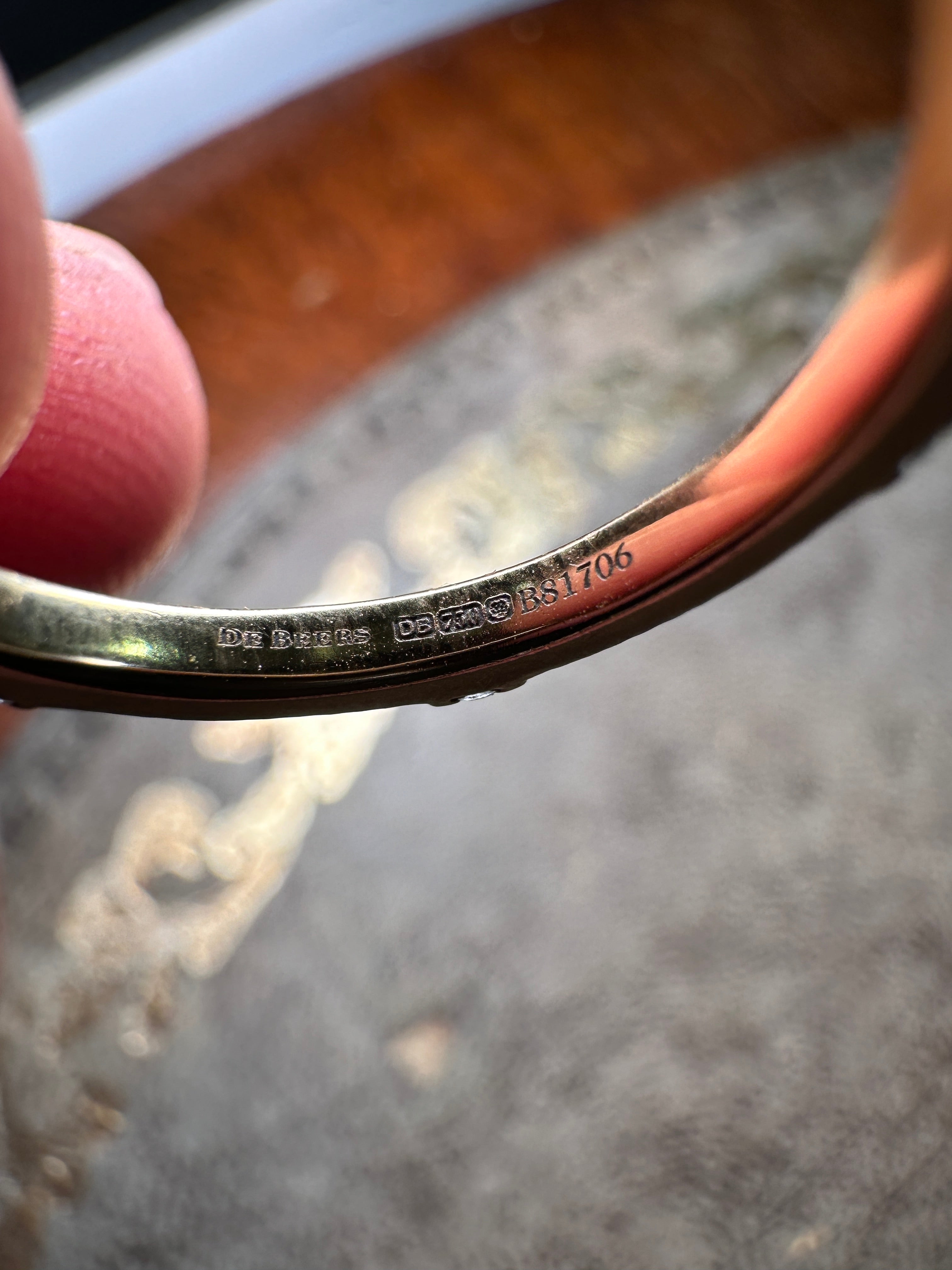 SMALL BAND IN YELLOW GOLD 6 diamond