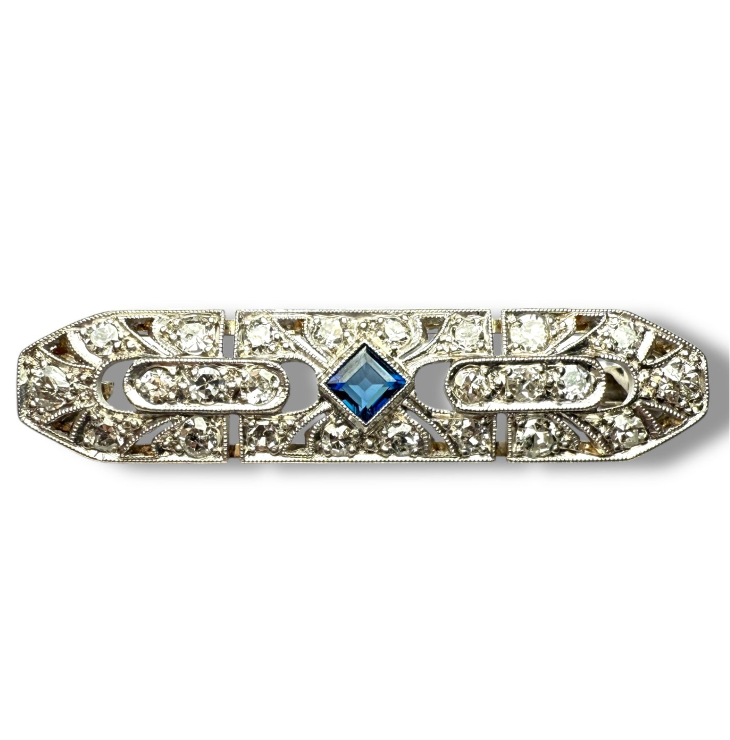 Sapphire and diamonds brooch