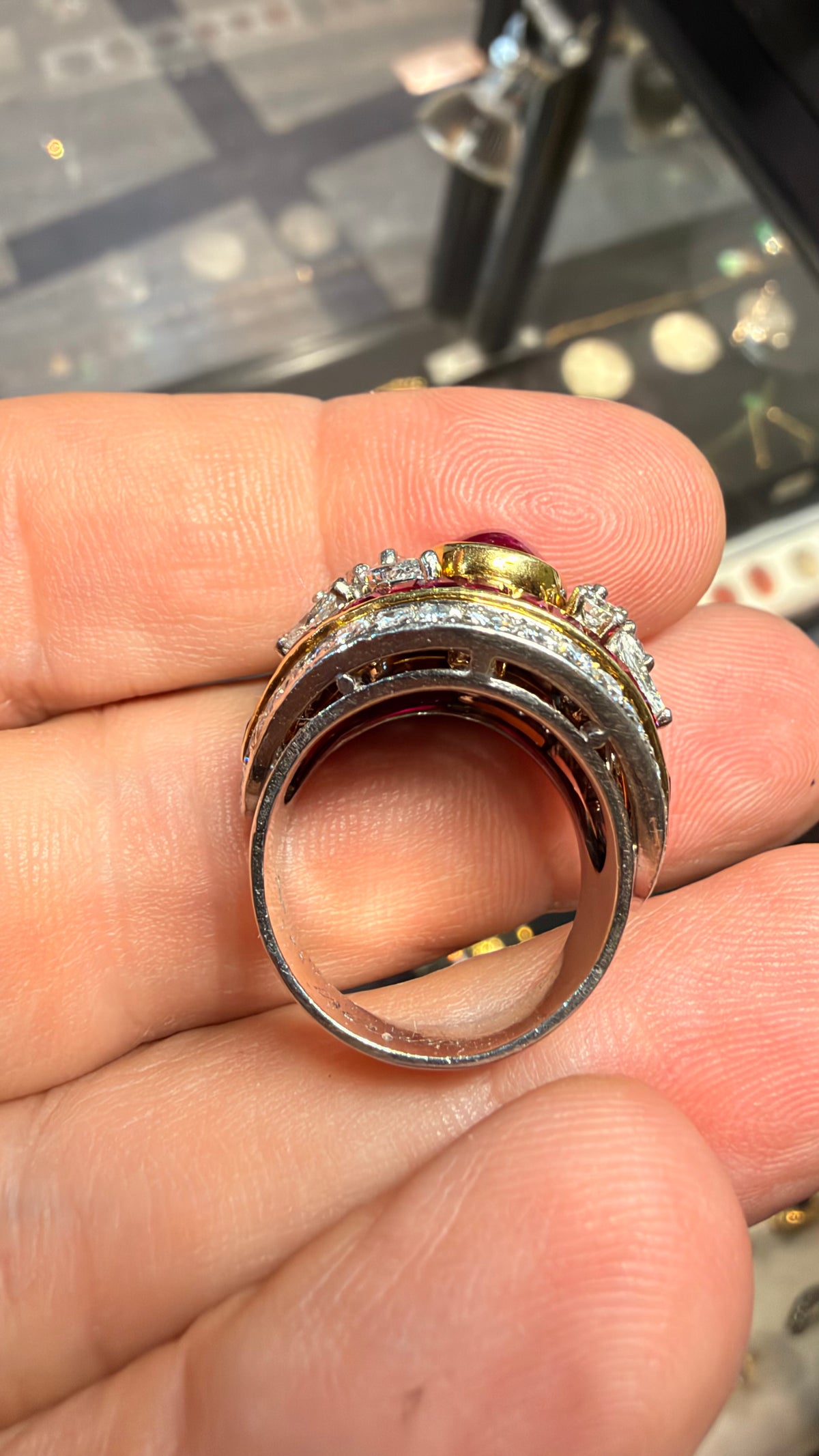 Sabbatini Milano – Burmese Ruby & Diamond Ring