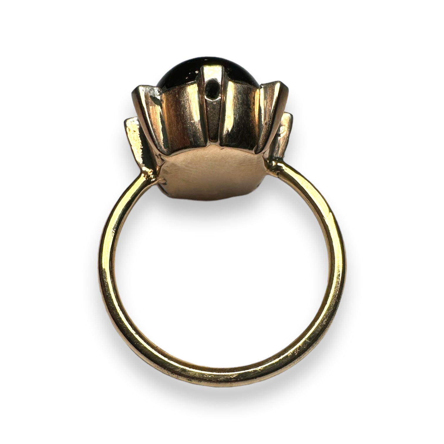 Garnet and diamond ring