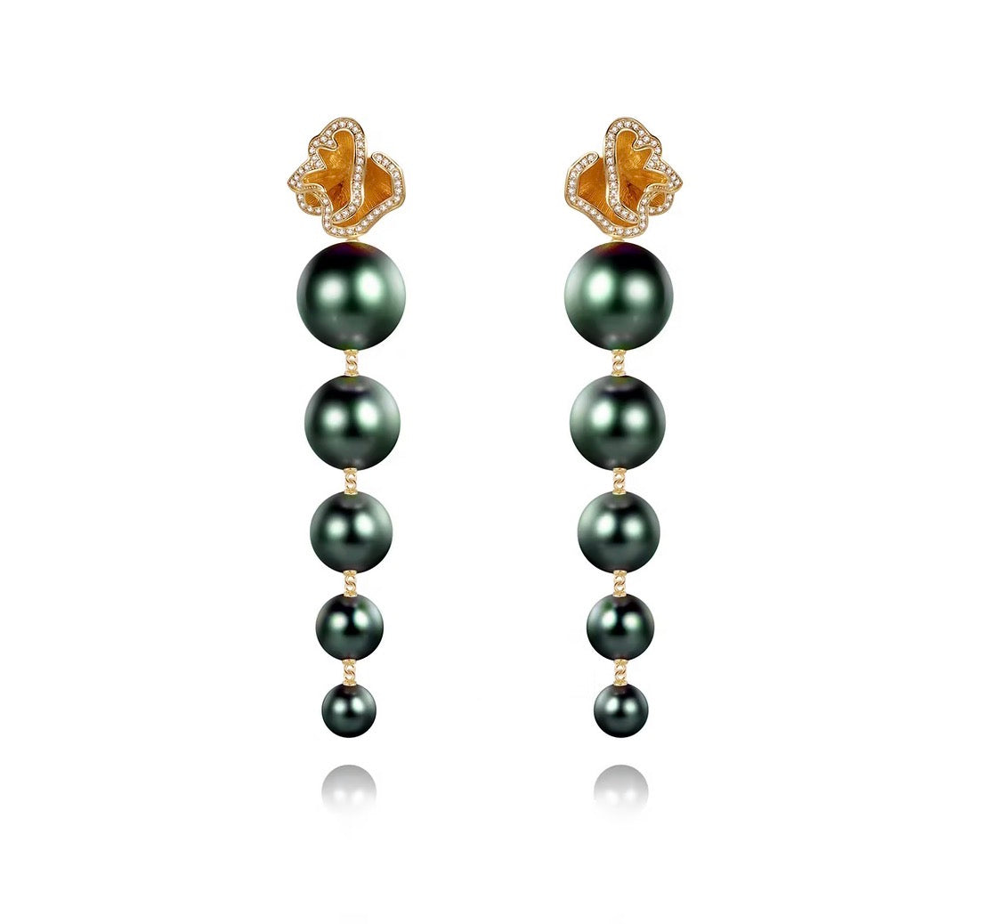 Quintessence Swing Pearl Earrings