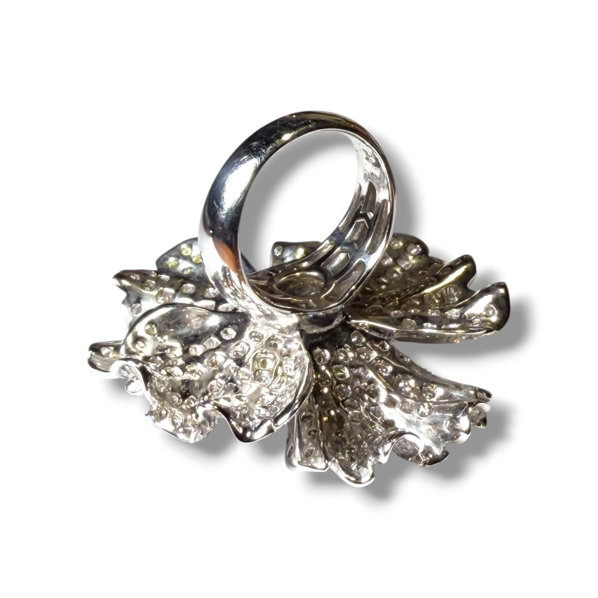 Vintage Diamond Flower Ring in 18k White Gold