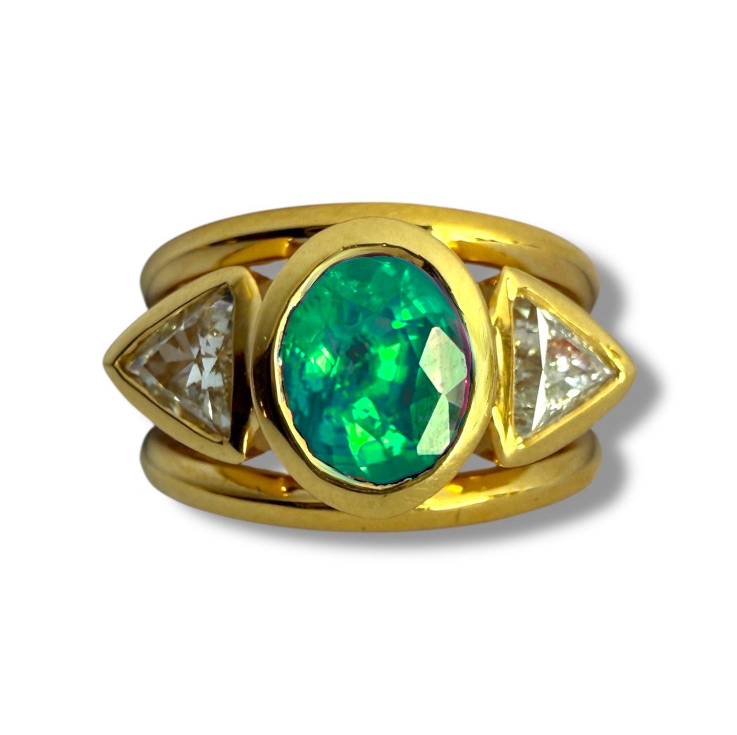 Bold Elegance: 9k & 18k Gold Ring with Trillion Diamonds and Vibrant Gemstone