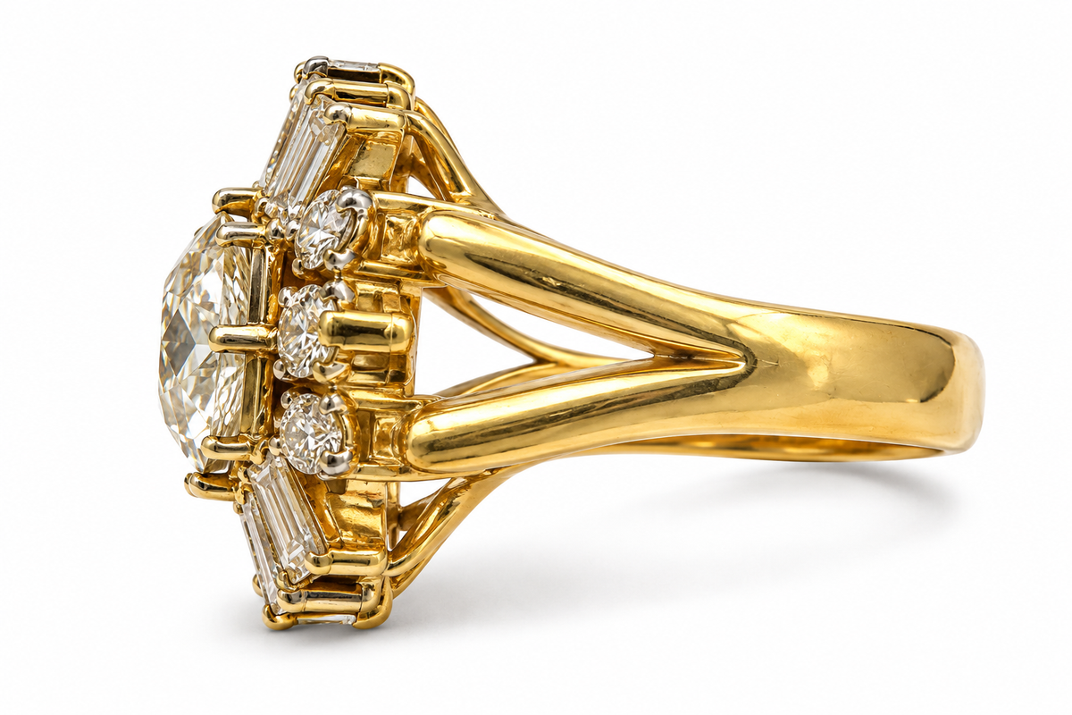 18ct Gold Diamond Cluster Ring – 2.40ct Central Diamond
