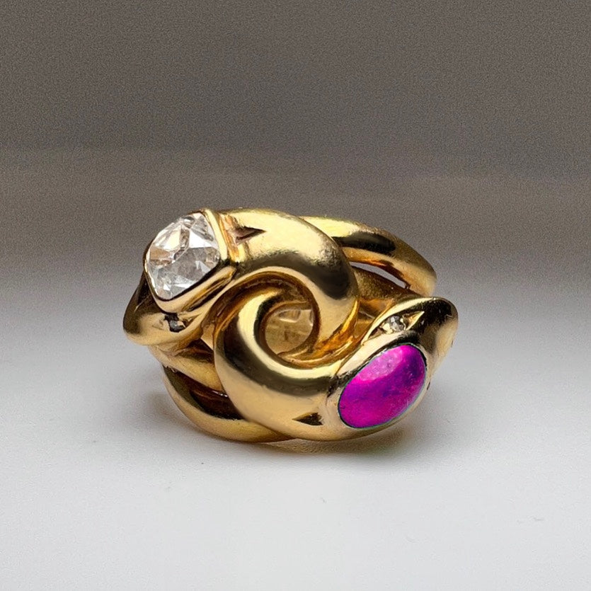 Exquisite 18kt Gold Snake Ring with Diamond & Customisable Gemstone Eyes