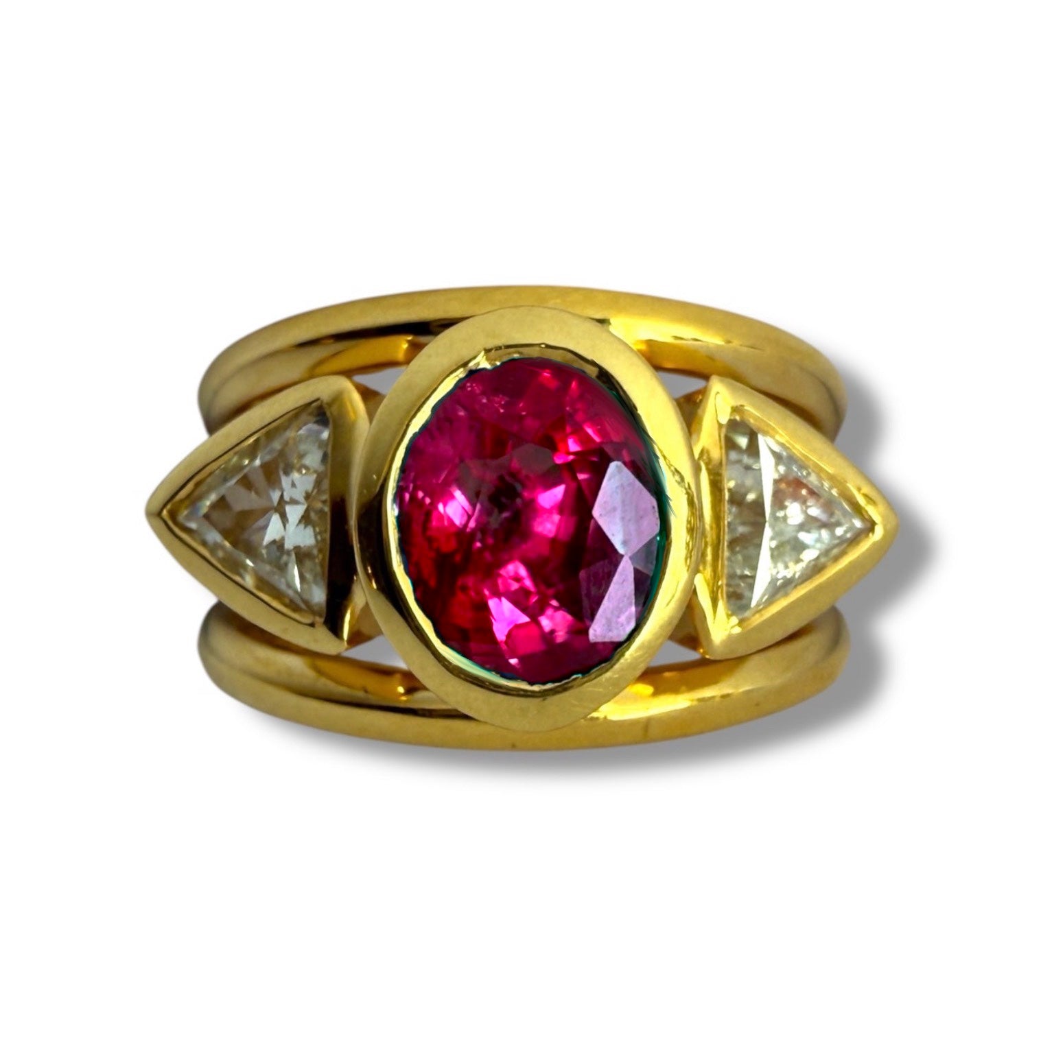 Bold Elegance: 9k & 18k Gold Ring with Trillion Diamonds and Vibrant Gemstone
