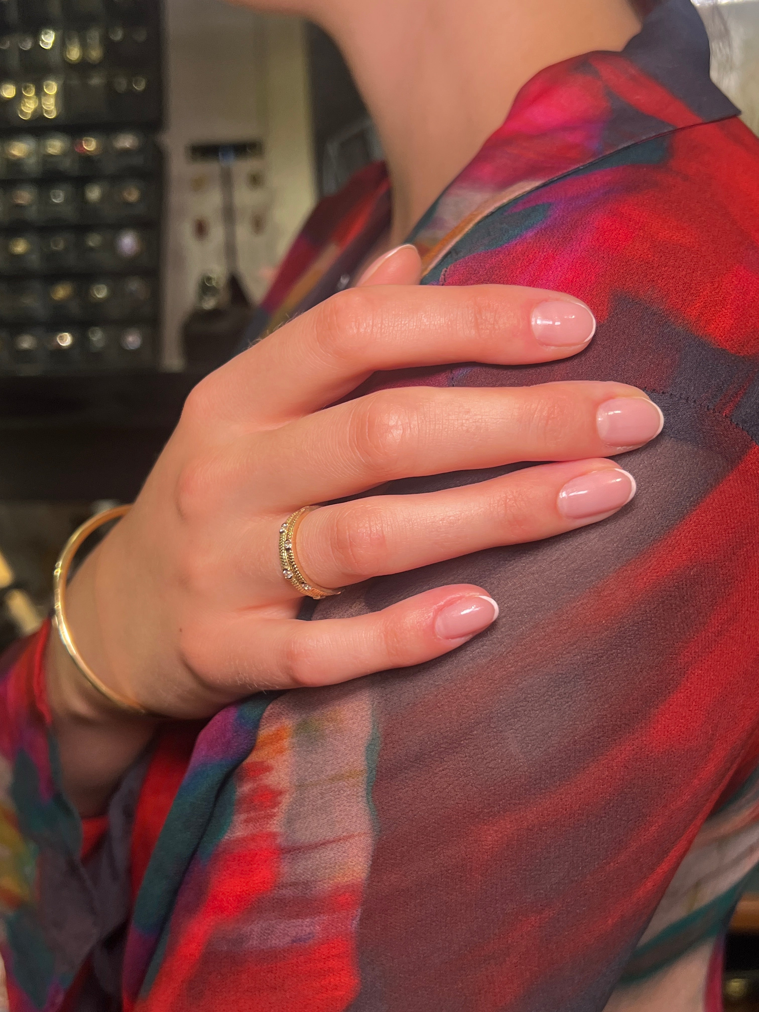 SMALL BAND IN YELLOW GOLD 6 diamond