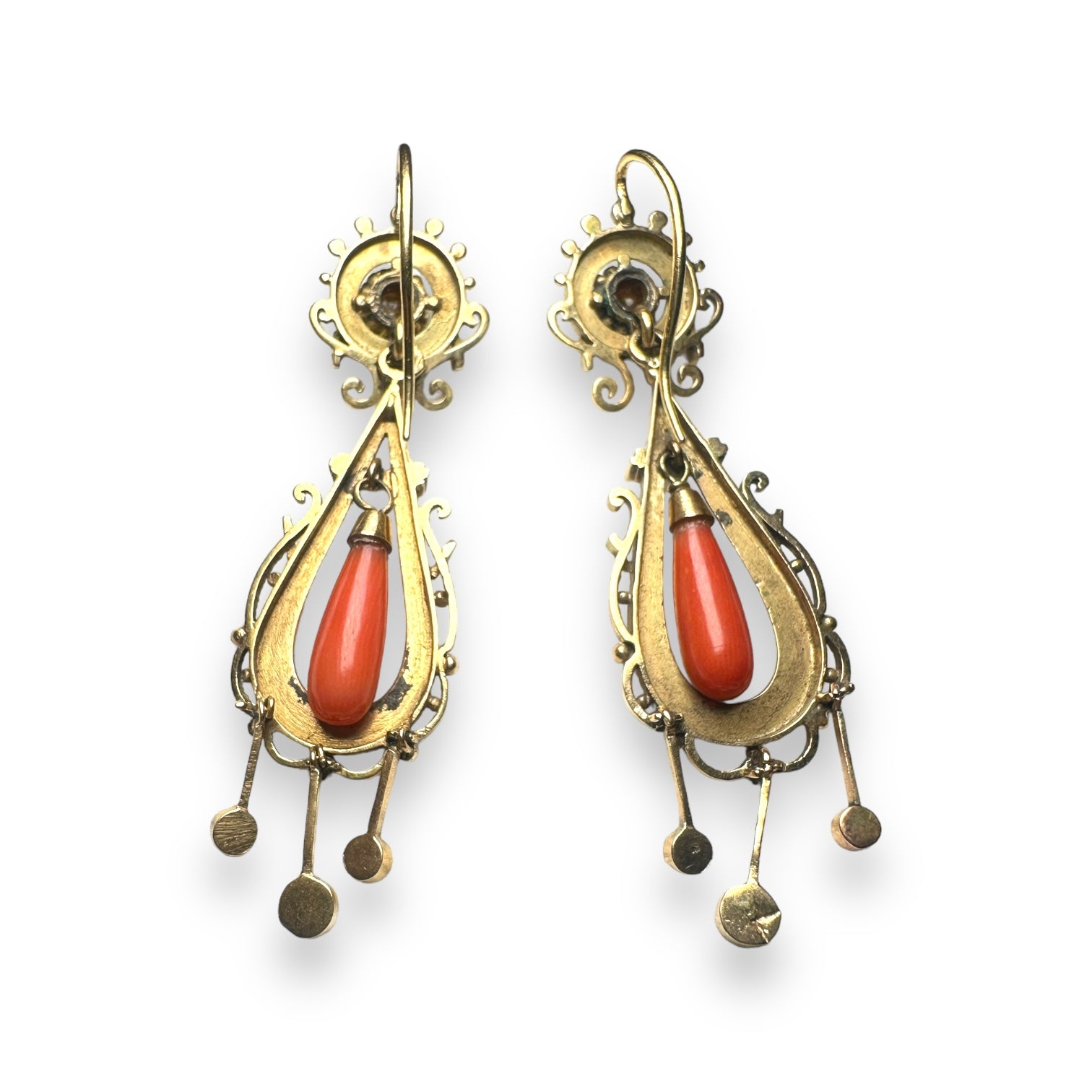 Coral and pearls gold earrings