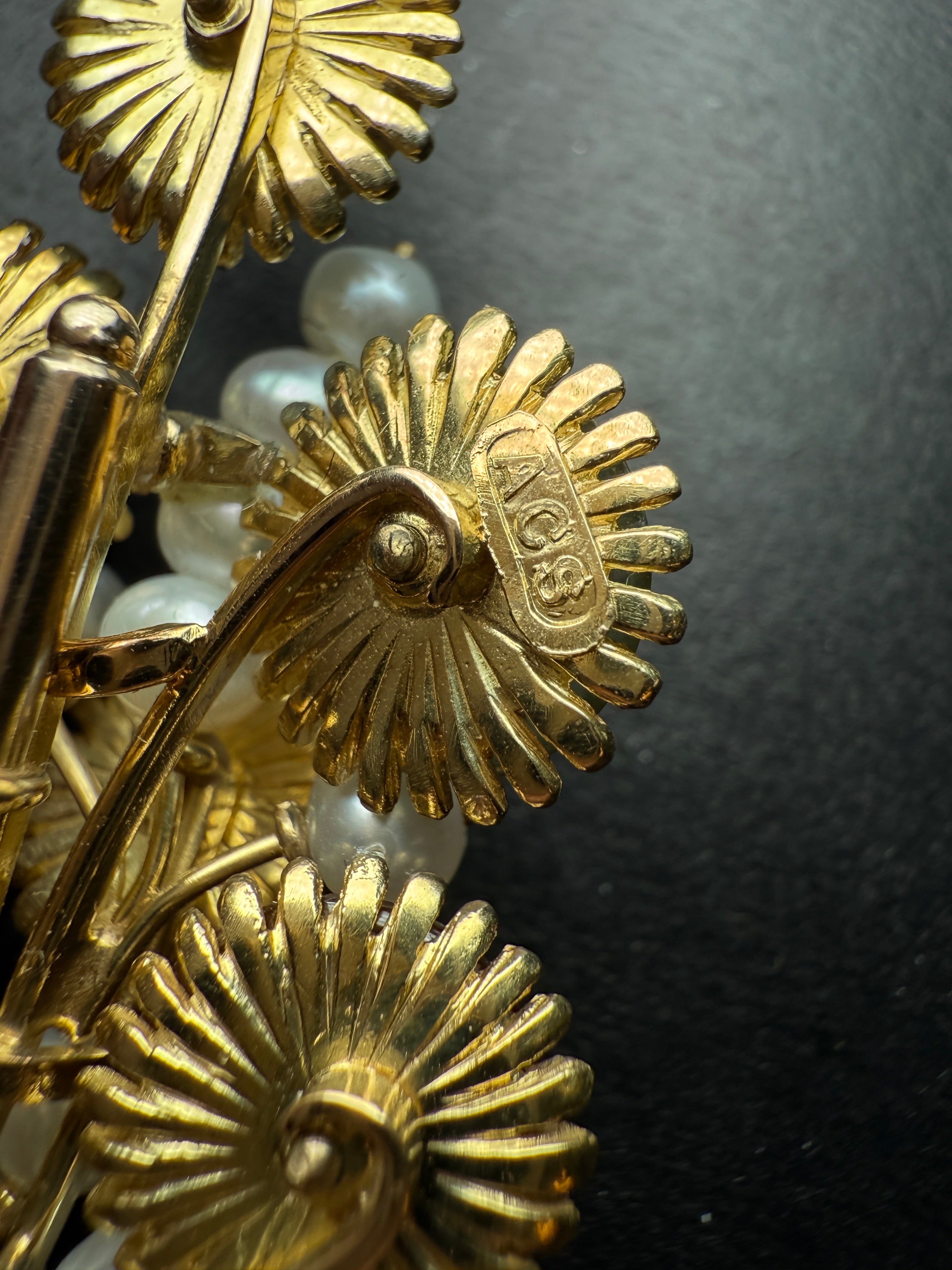 Antique Floral Brooch – 25.5g, 18K Gold with Jade, Pearls and Diamonds