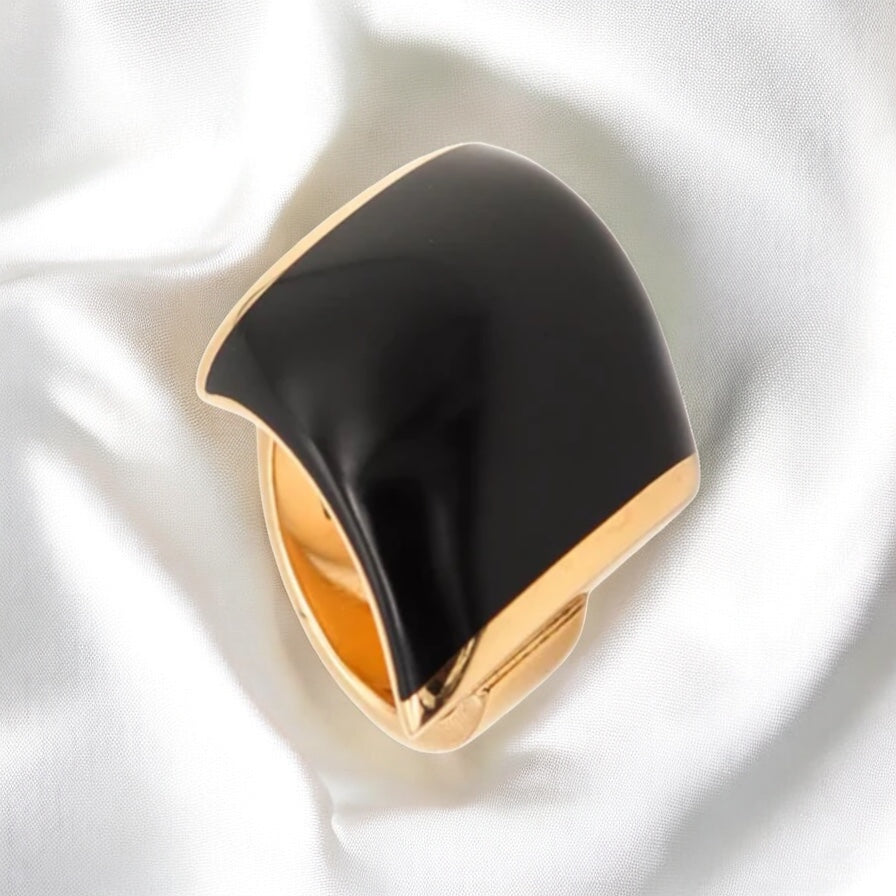 Vhernier Fibula Cocktail Ring