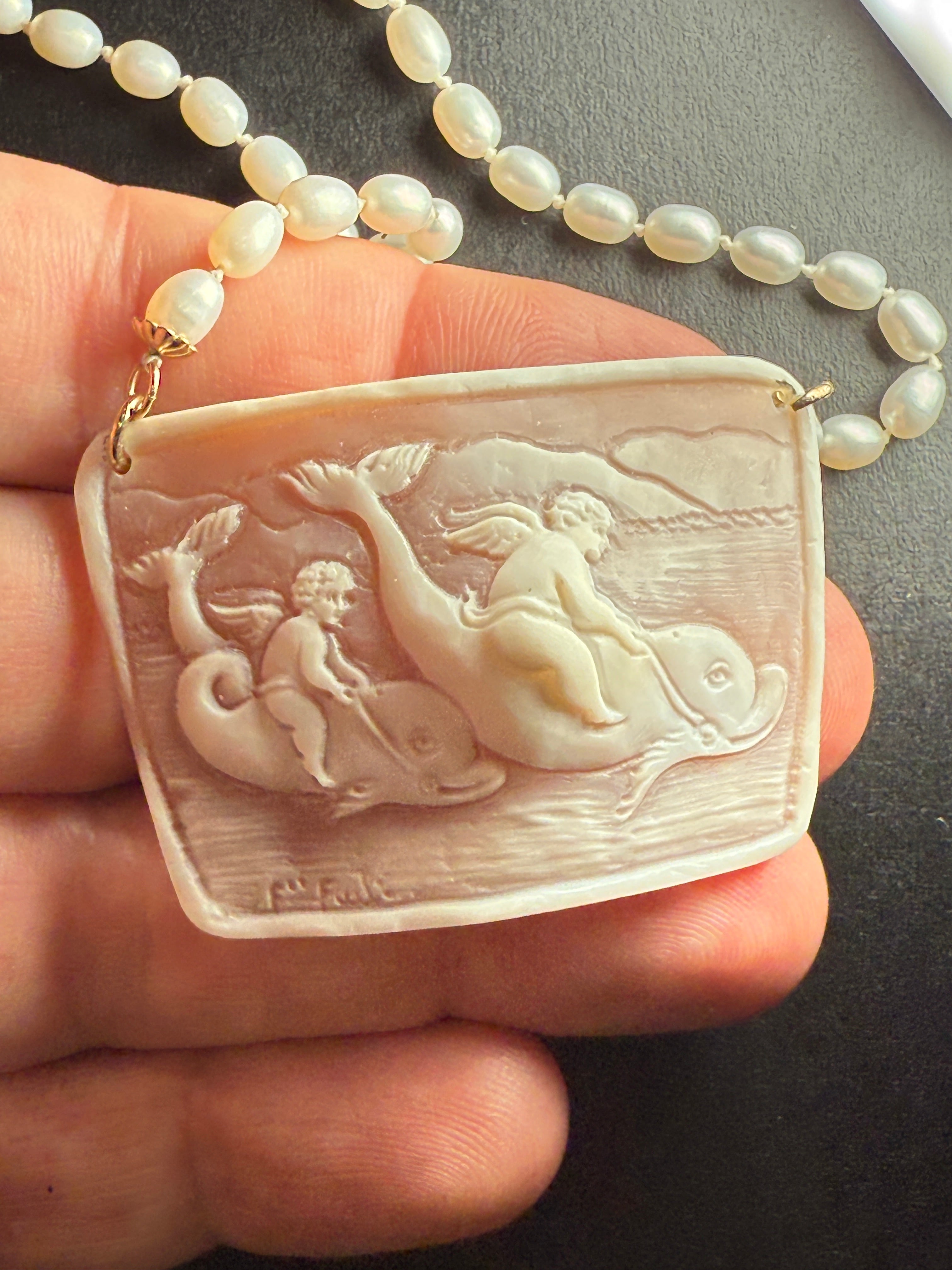 Antique Shell Cameo Necklace in 9ct Gold  