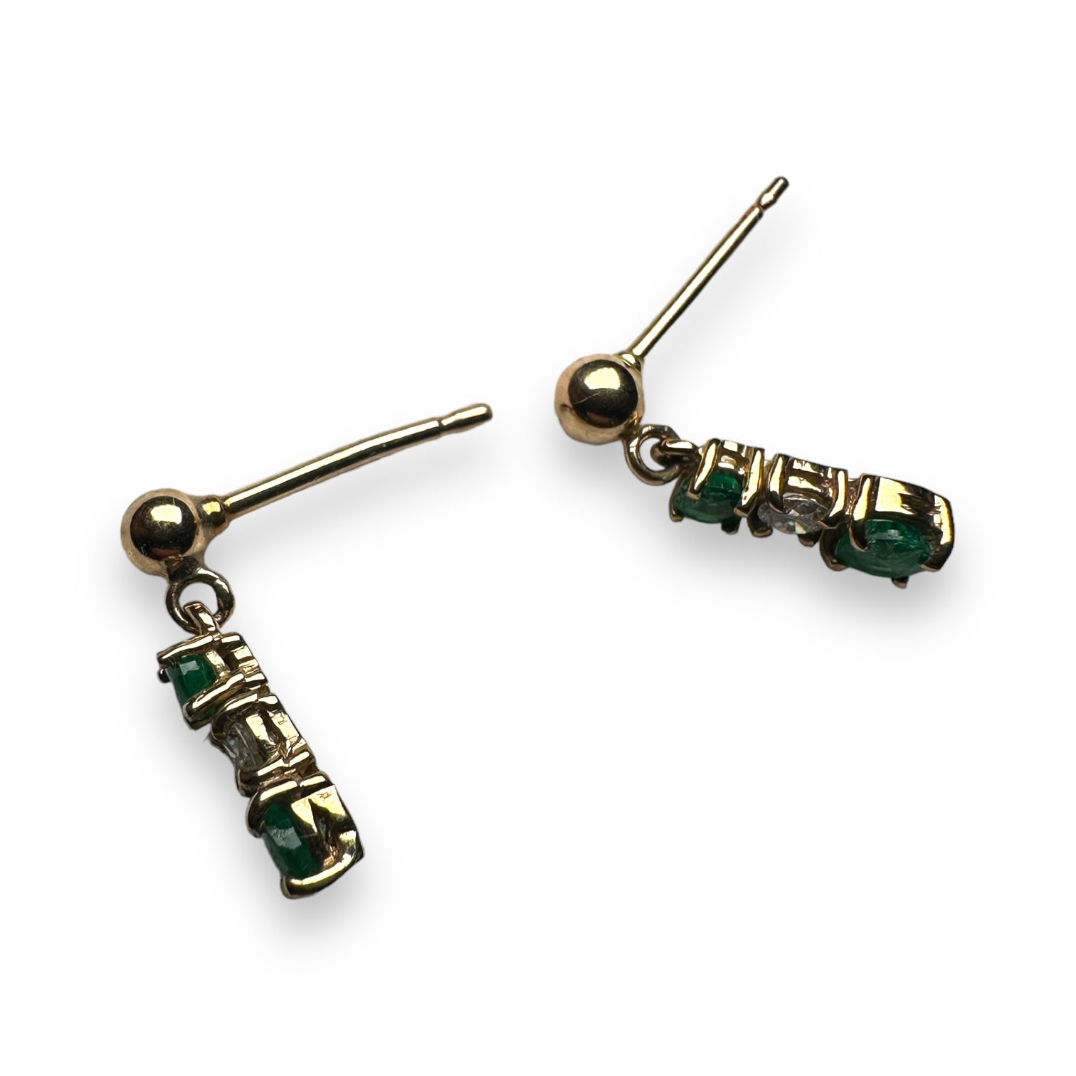 9k gold Emerald and diamond earring