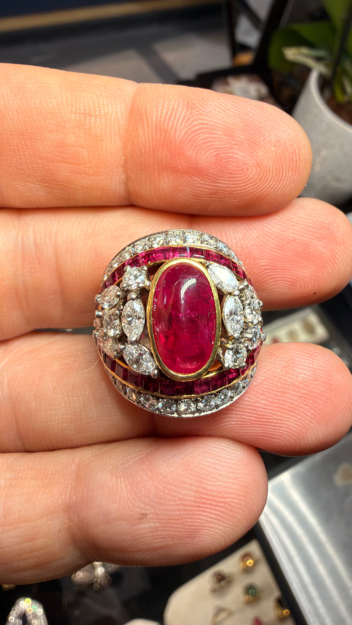 Sabbatini Milano – Burmese Ruby & Diamond Ring