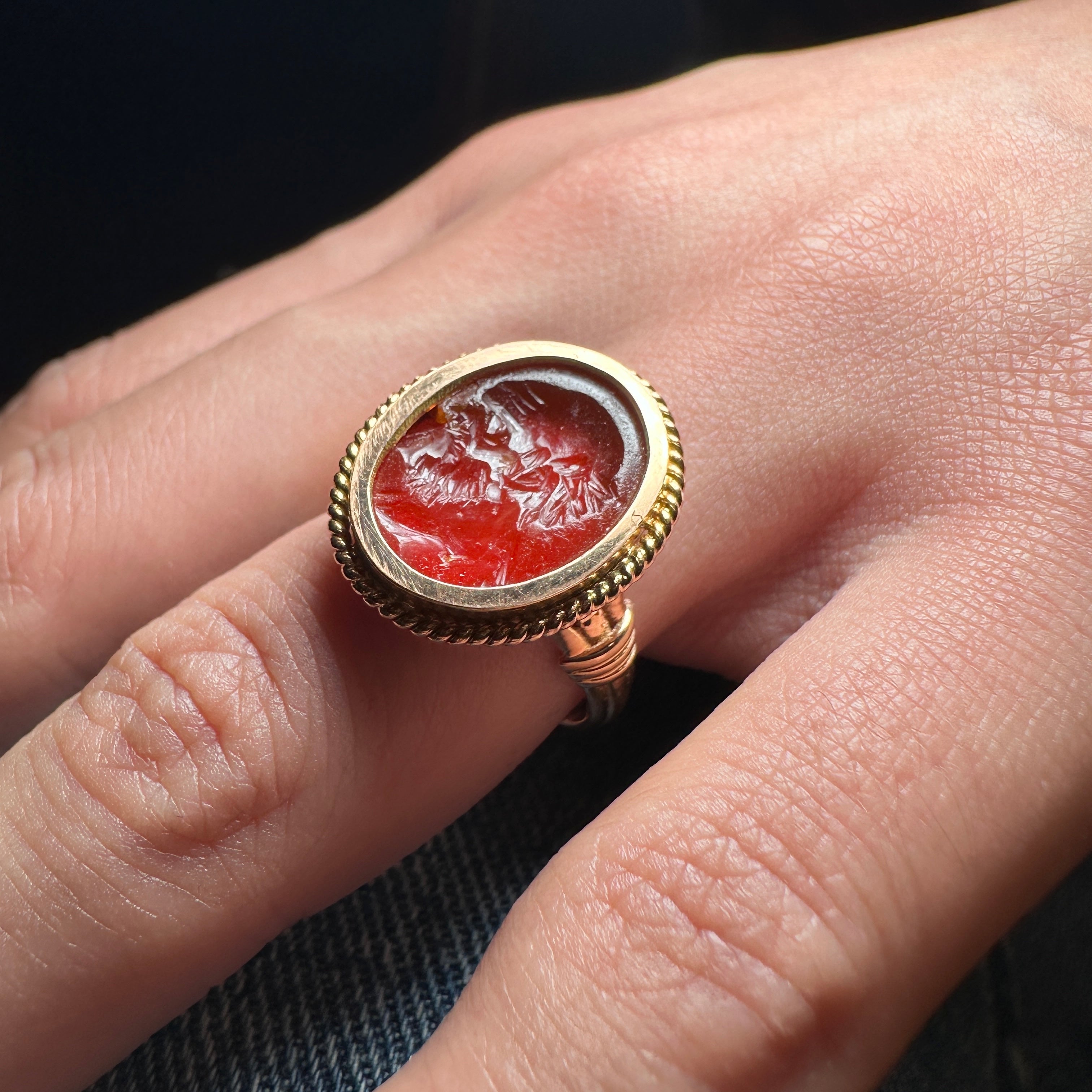 Intaglio ring