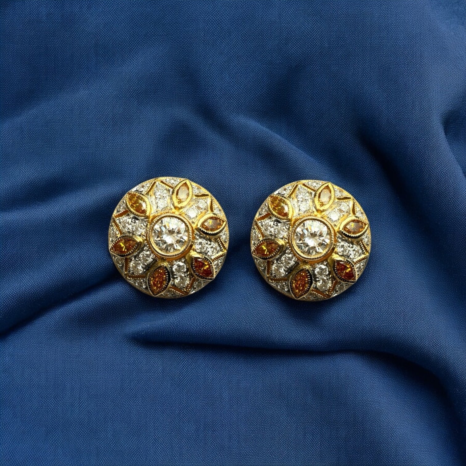 Diamonds earrings yellow and white