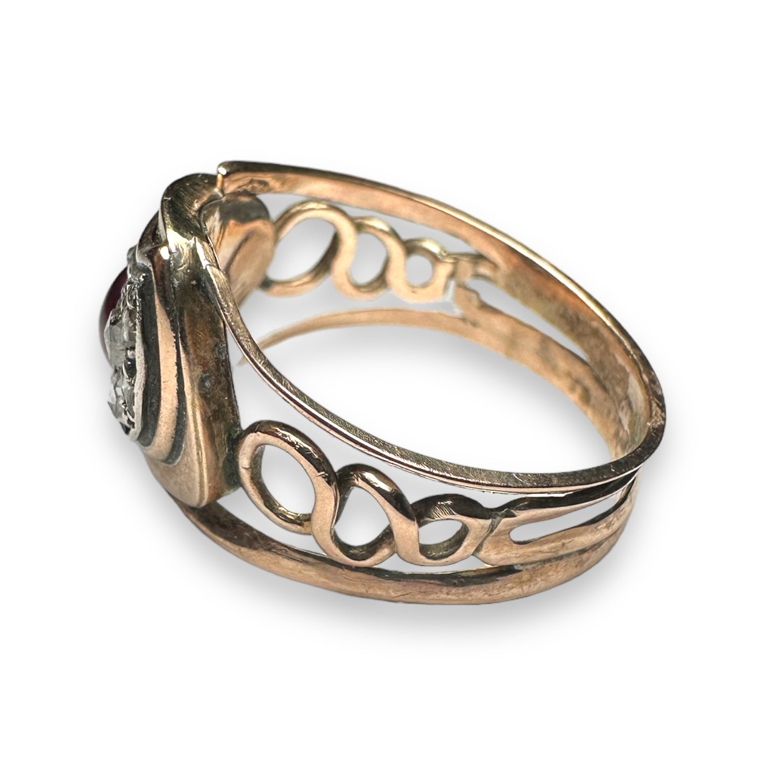 Garnet and diamond ring