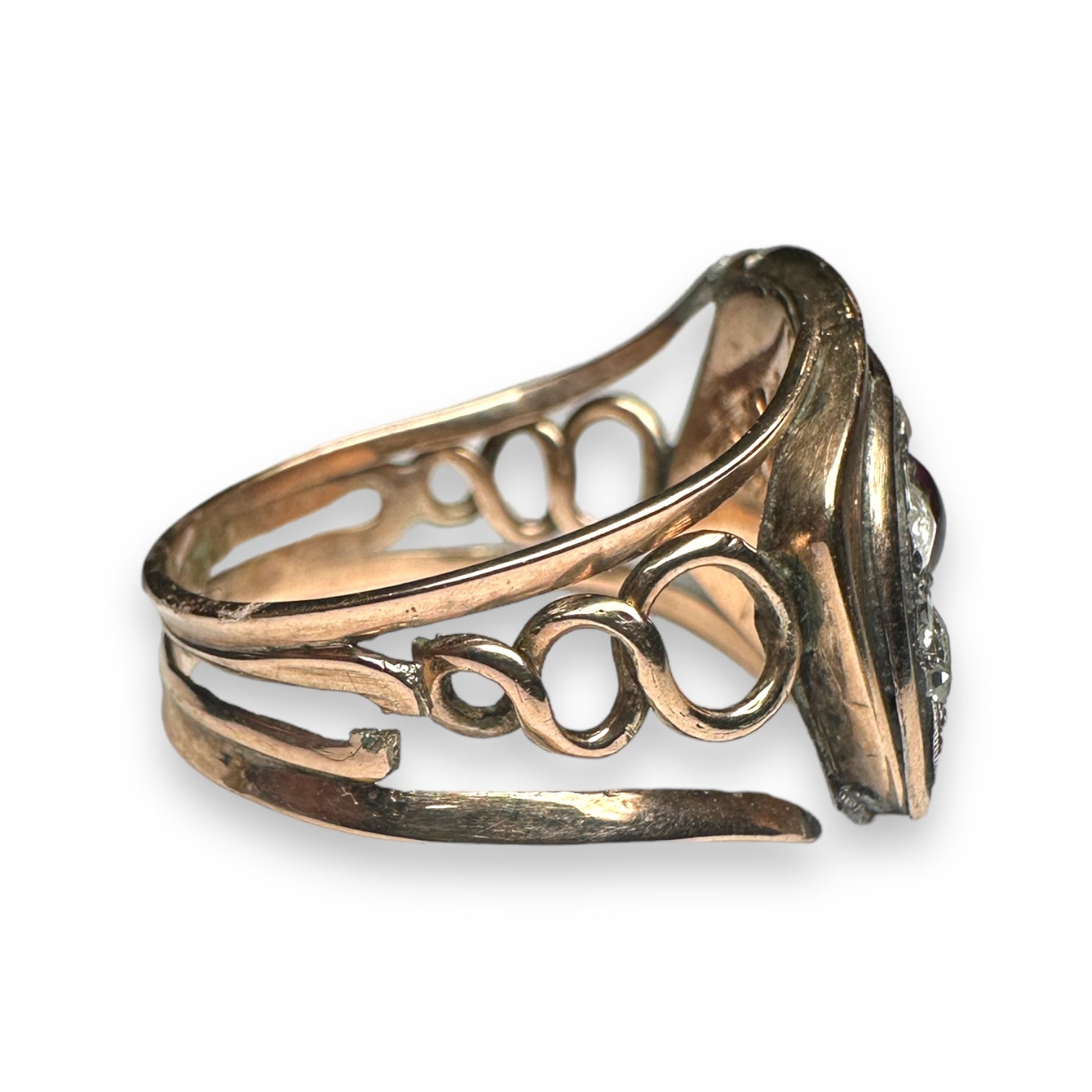 Garnet and diamond ring