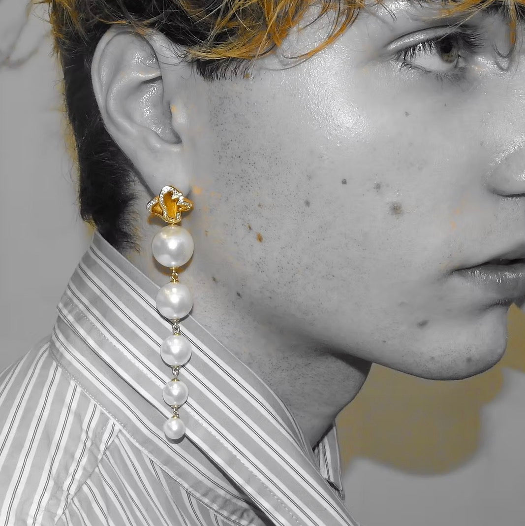 Quintessence Swing Pearl Earrings