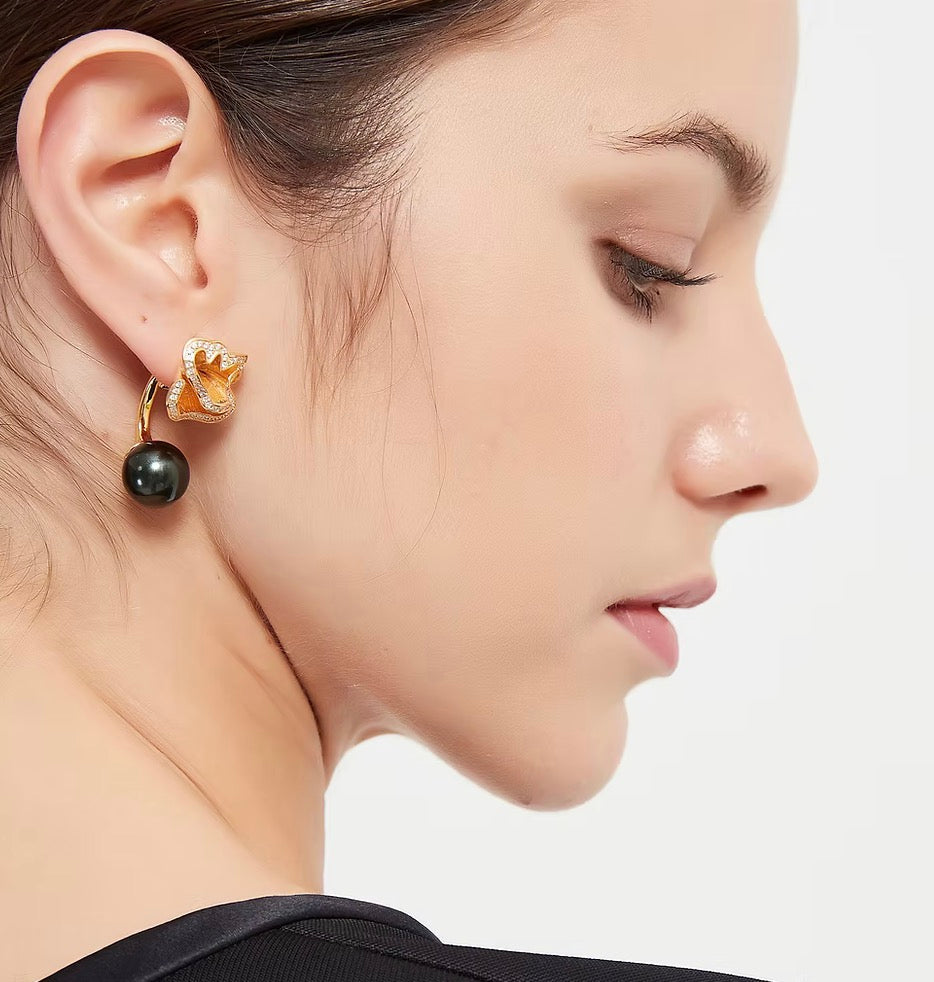 Quintessence Pocket Pearl Earrings