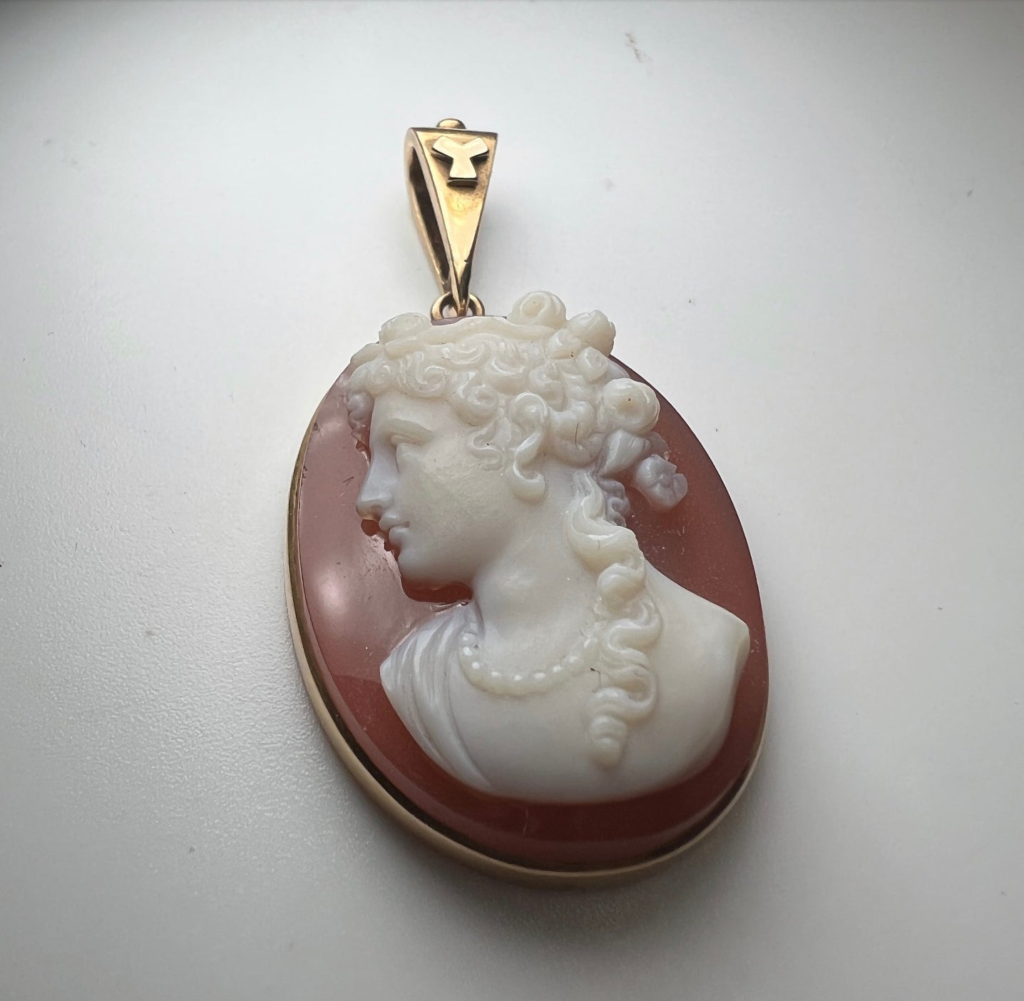 Cameo gold pendant for women