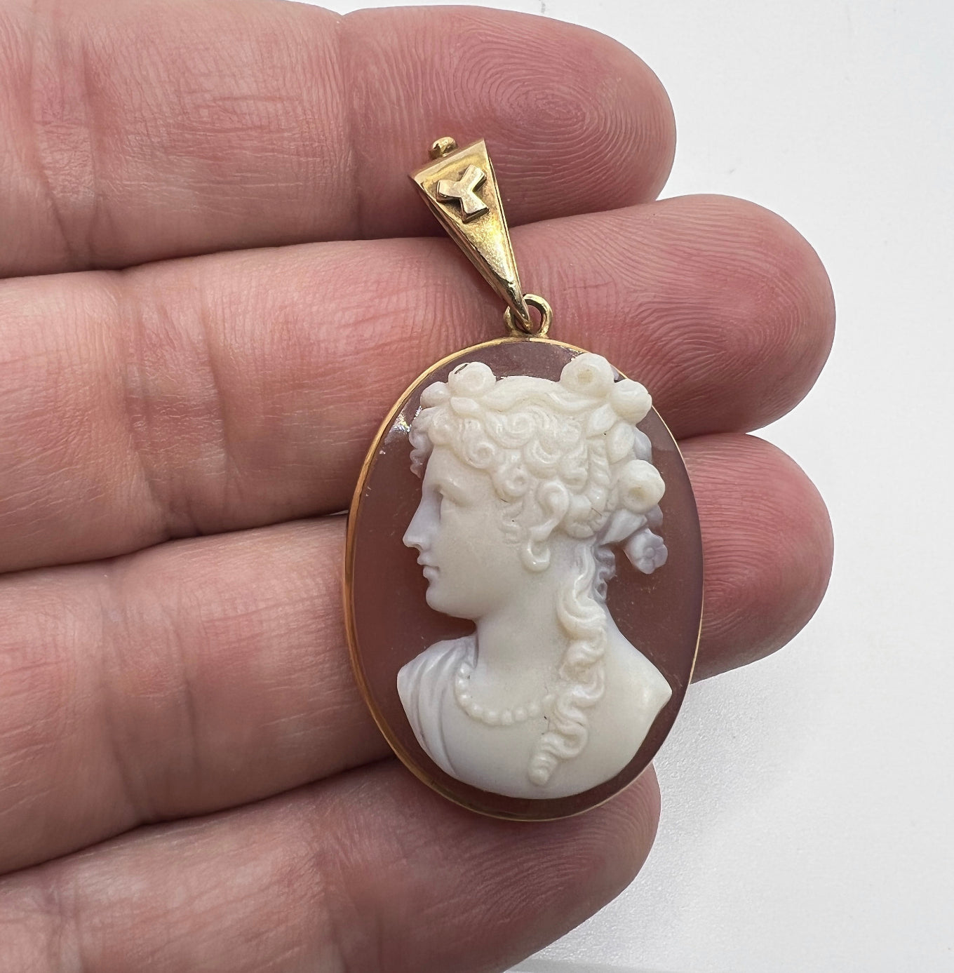 Cameo gold pendant for women