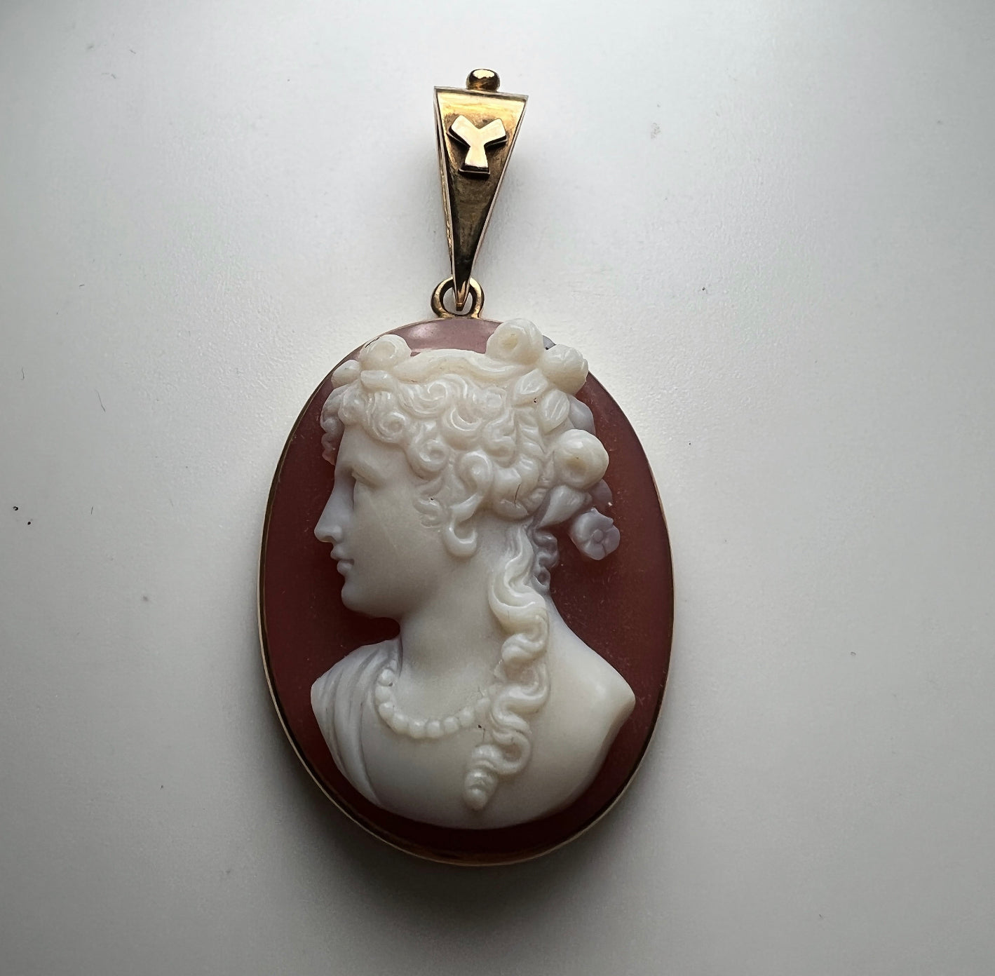 Cameo gold pendant for women