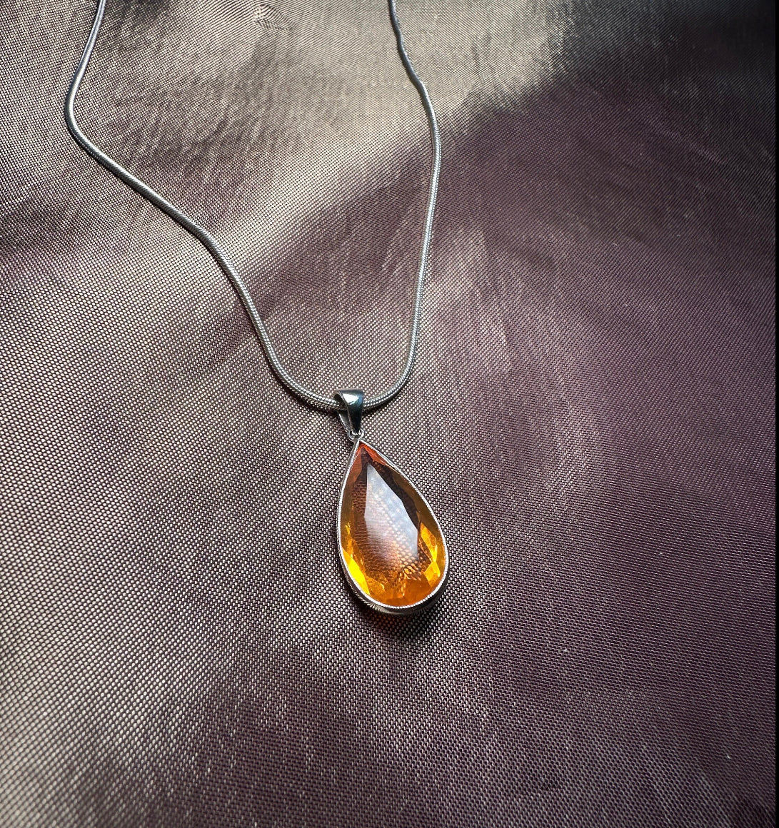 Elegant 14k White Gold Pendant with 4.30 ct Pear-Shaped Fire Opal