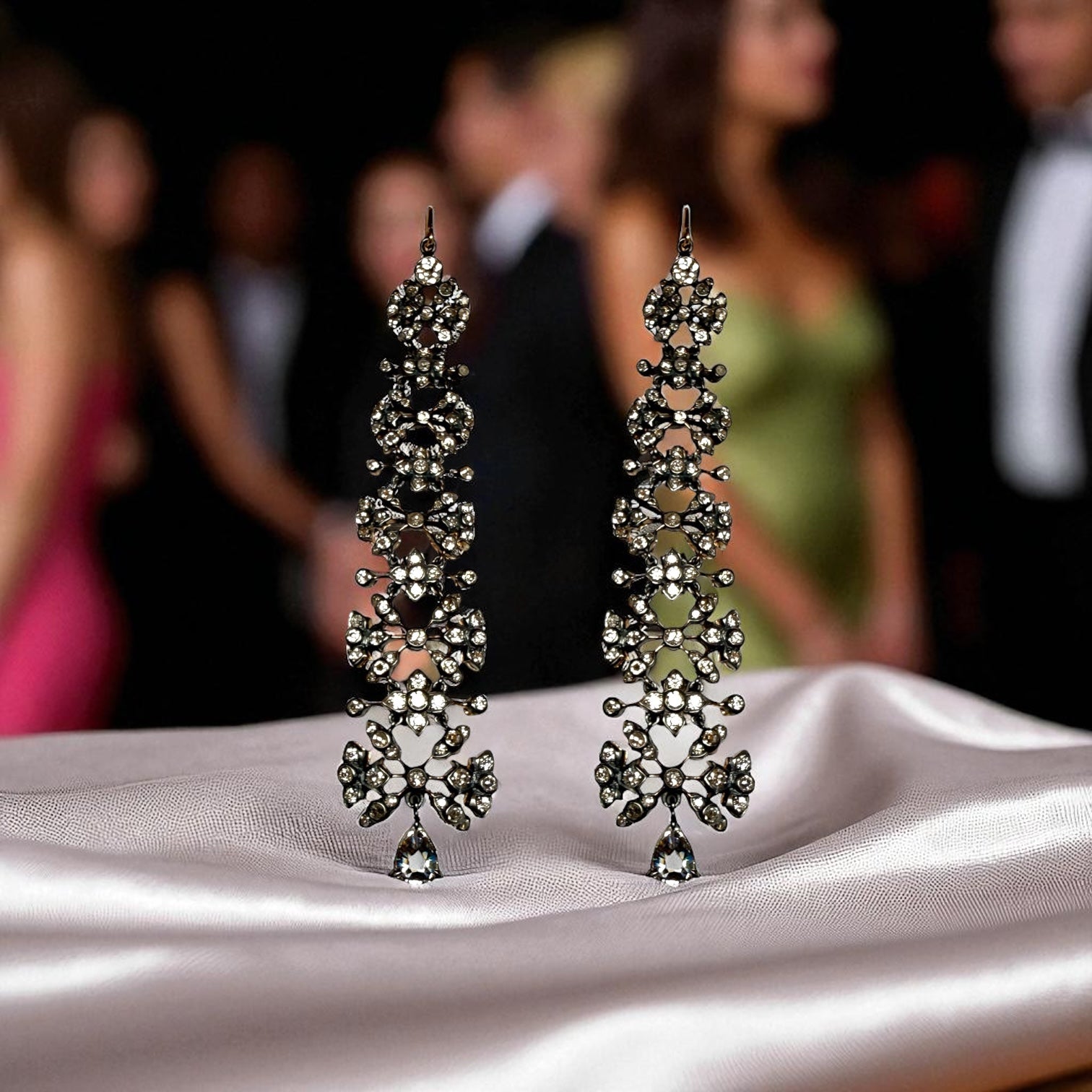 Antique Diamond Chandelier Earrings in Gold and Silver – 3.80 ct